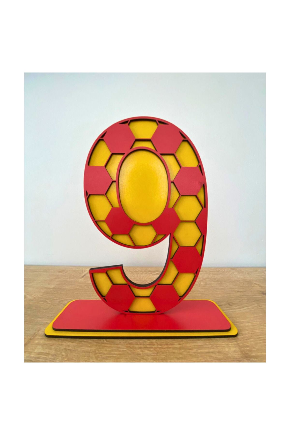 WoodenZoo 9 Yaş Doğum Günü Masa Dekoru-2 (GALATASARAY TEMALI SARI-KIRMIZI)