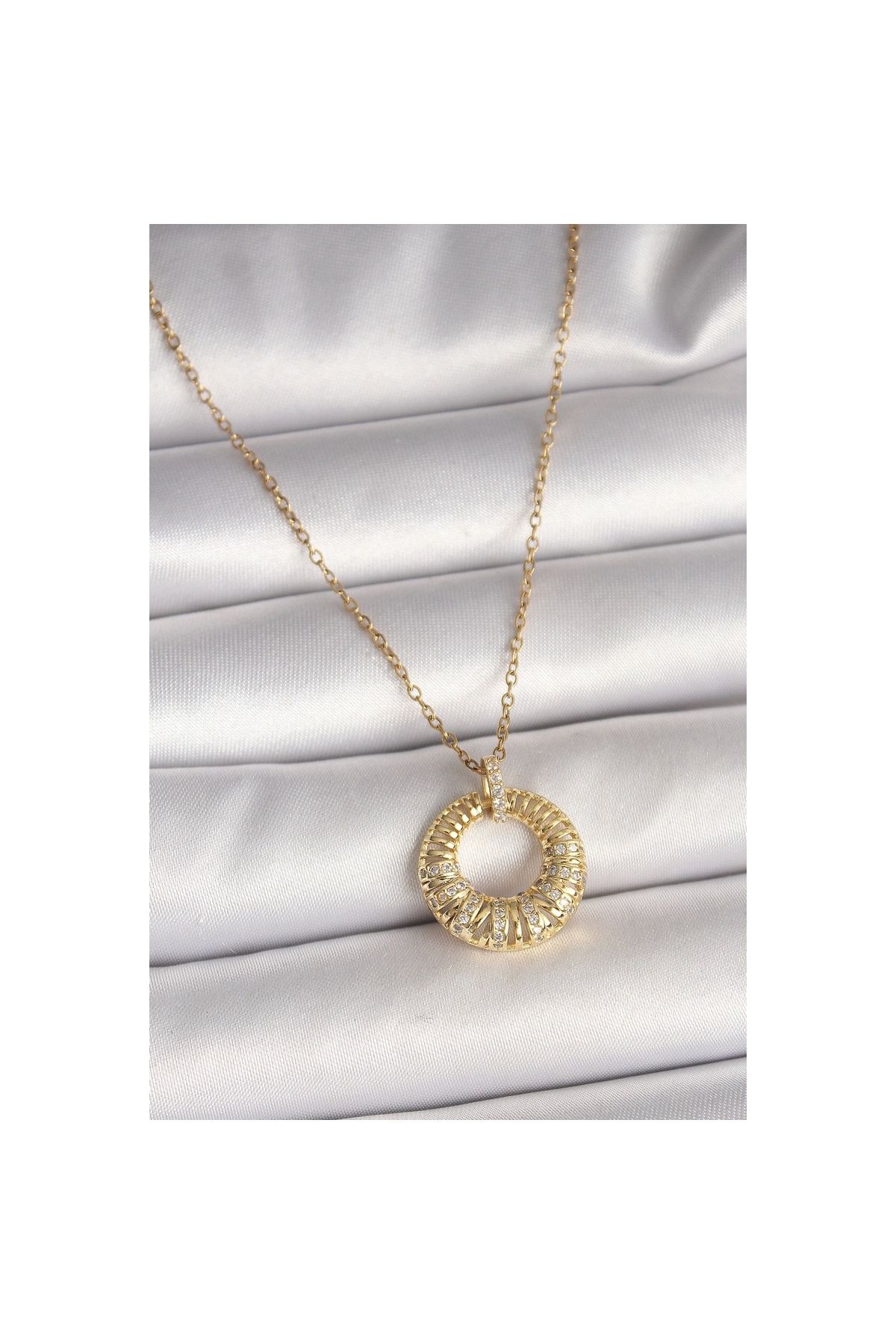 Narnuga 316L Çelik Gold Renk Zincir Zirkon Taş İşlemeli Daire Model Kadın Kolye - TJ-BKO9968