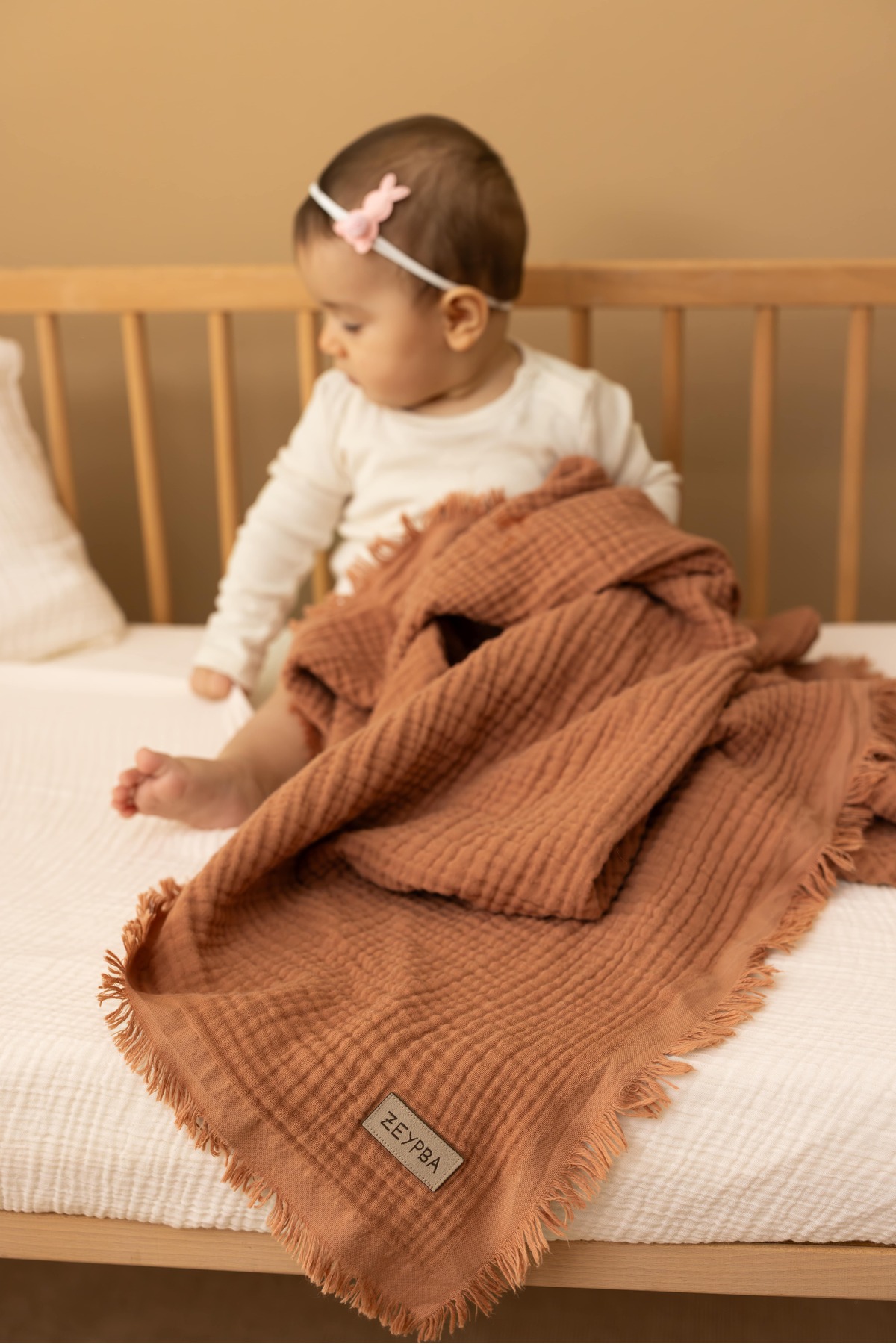 ZEYPBA % 100 Pamuk 4 Katlı Müslin Örtü Mocha Mousse 110x110 cm (Bebek & Çocuk İçin) Püsküllü fotoğrafı 3 (önizleme)