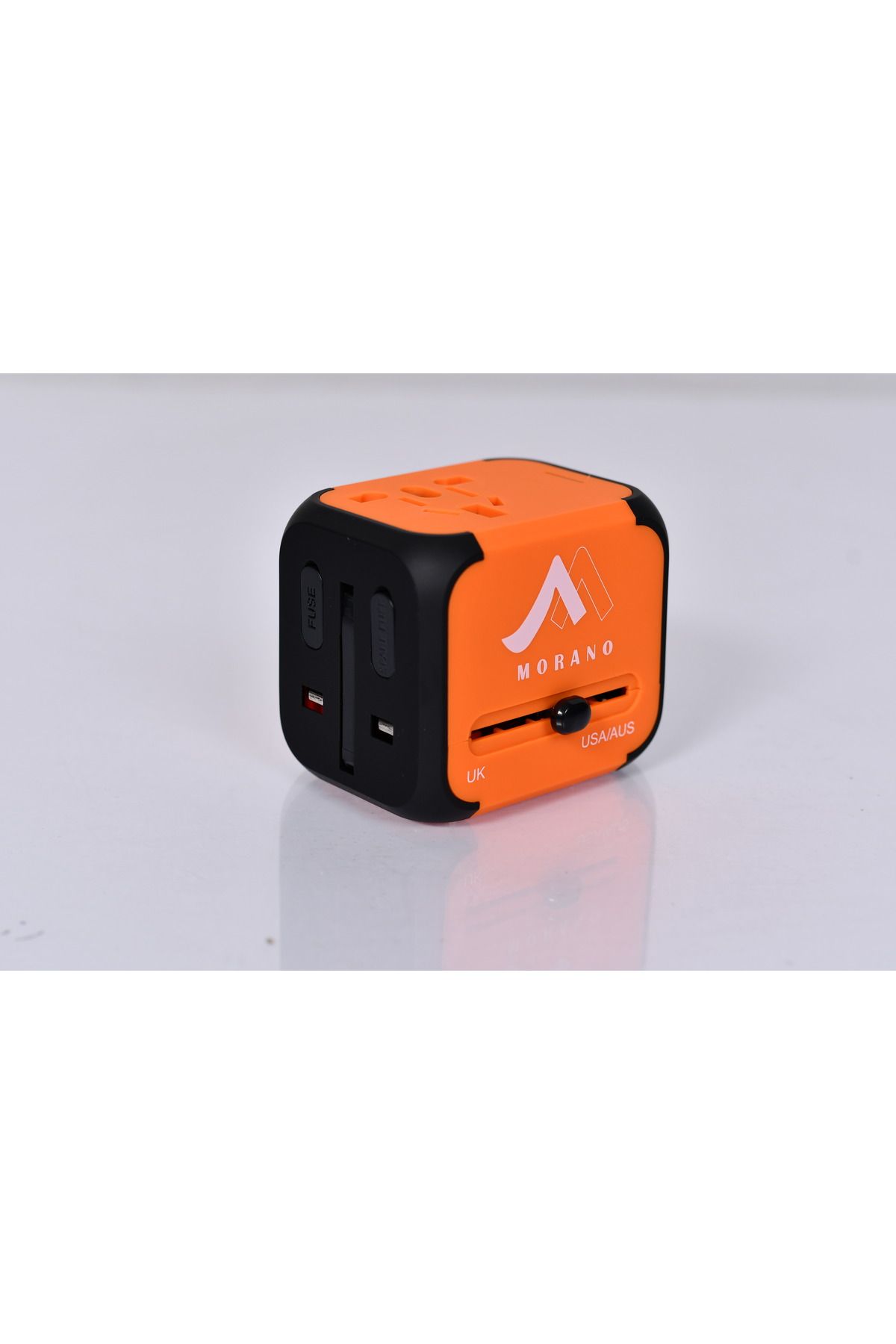 MORANO-Multi-use USB travel adapter that can be used in more than 150 countries 6