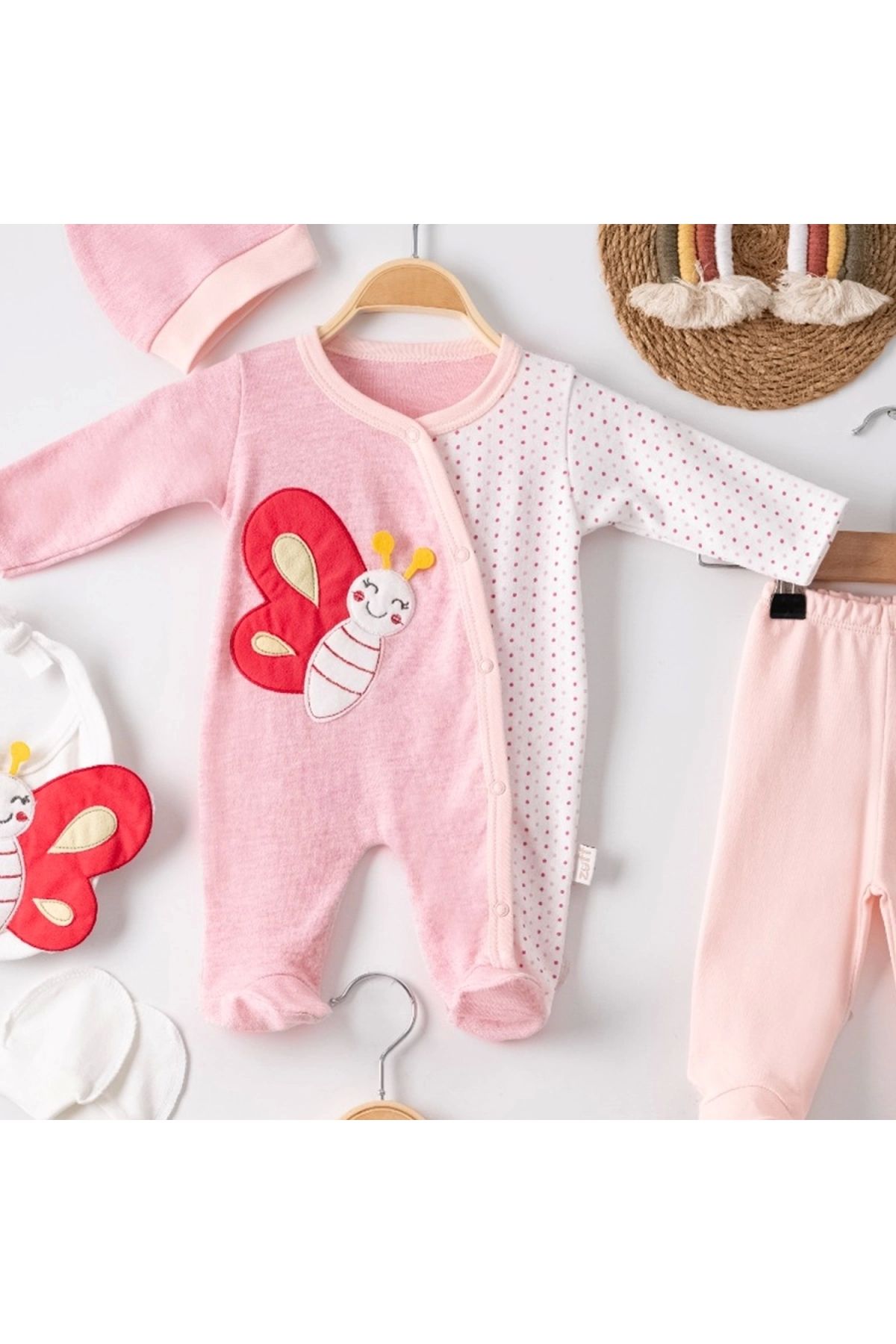 BYB MODA TASARIM 3 Ay Kelebek Nakışlı Puanlı Tulumlu Kız Bebek 5'li Set Pembe