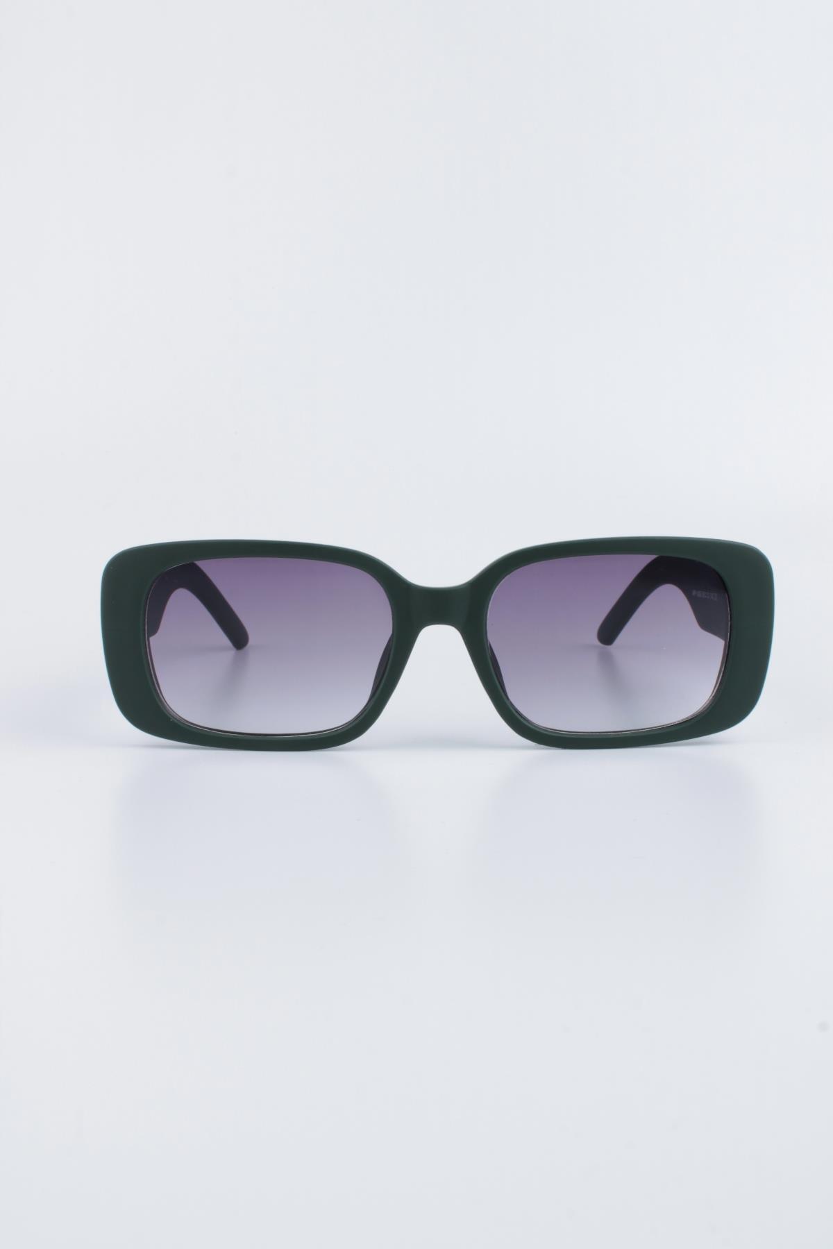 Women's Green UV 400 Shielded Sunglasses 23SM1806R05