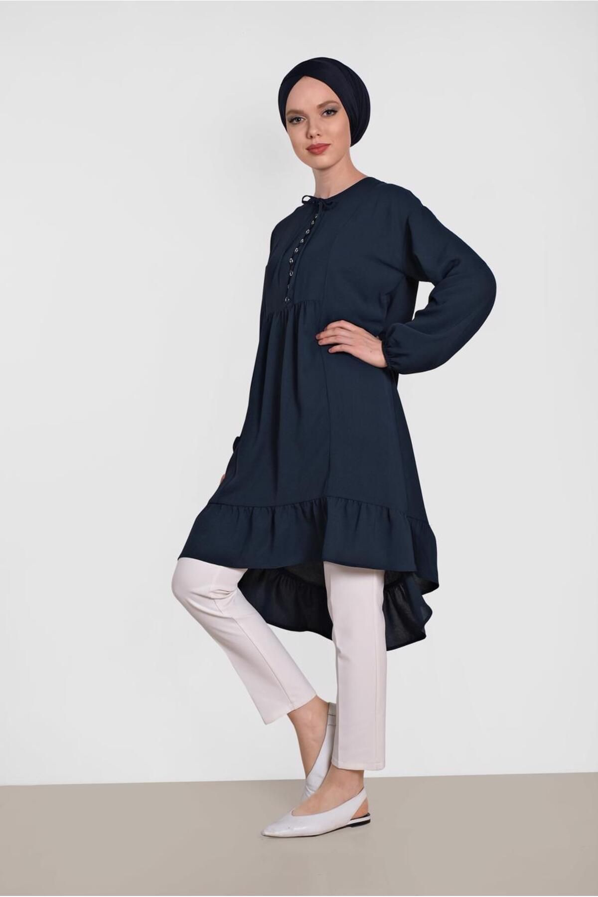 Alvina-4426 Model - Loose Tunic with Volan 2