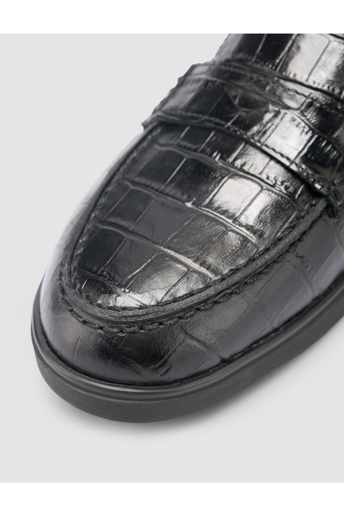 Cabani-100% Genuine Leather Black Croco Pattern Women's Loafer 7