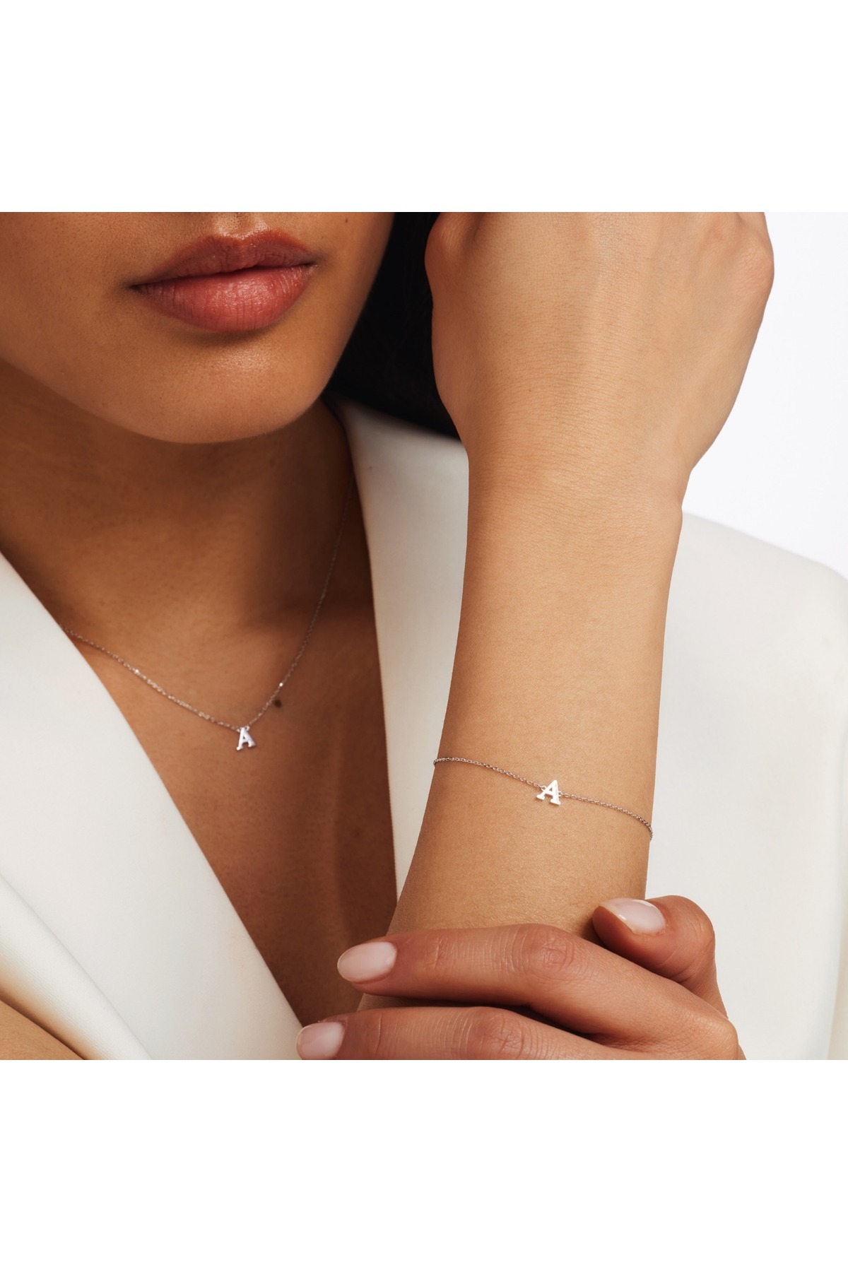 Isabel Bernard-Saint Germain 14 Karat Armband, Buchstabenschmuck 3