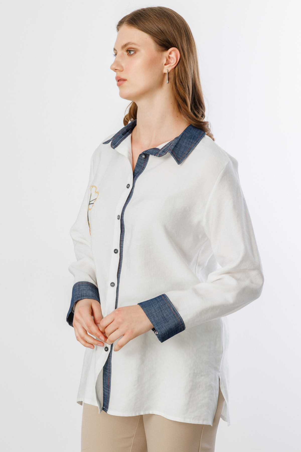 Mi Pret a Porter-Mi Embroidered Buttoned Blouse 3