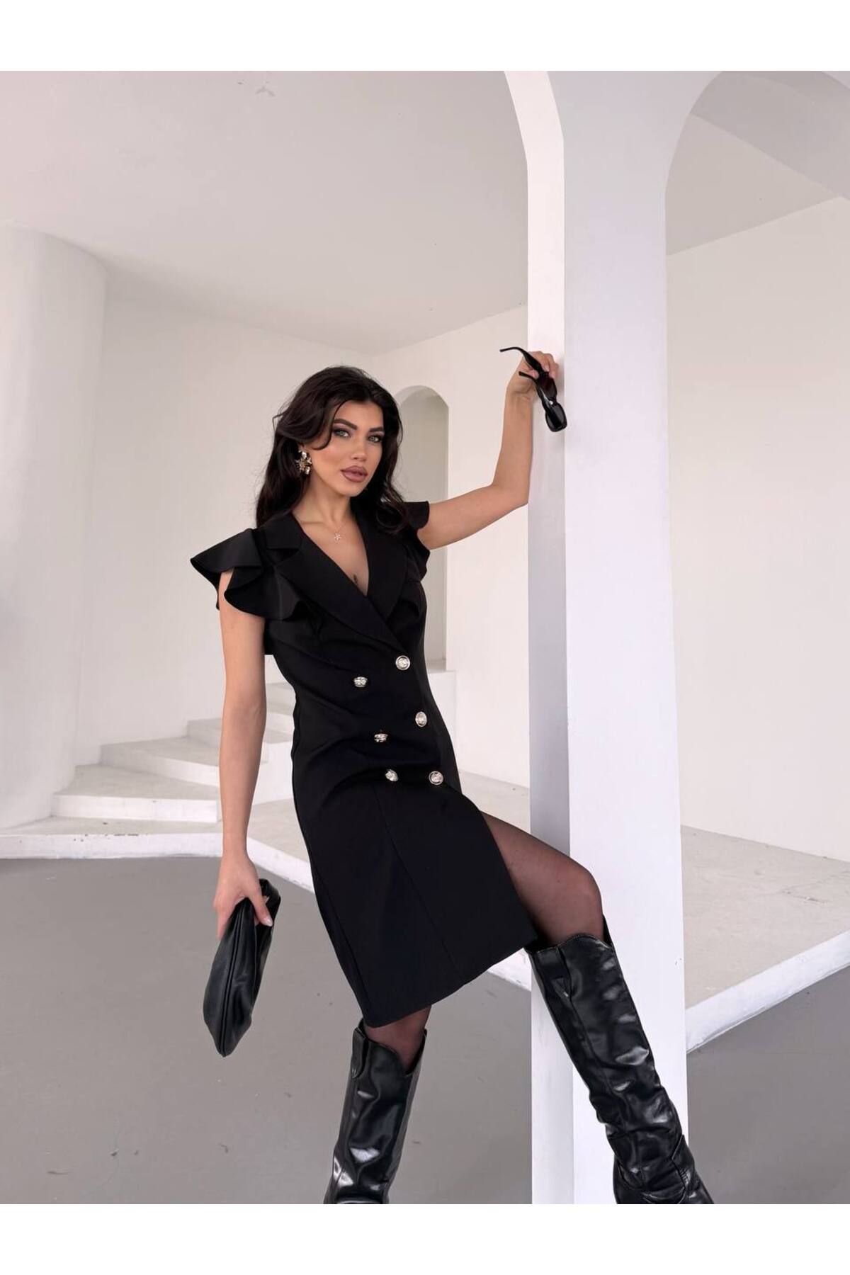complete the look image
