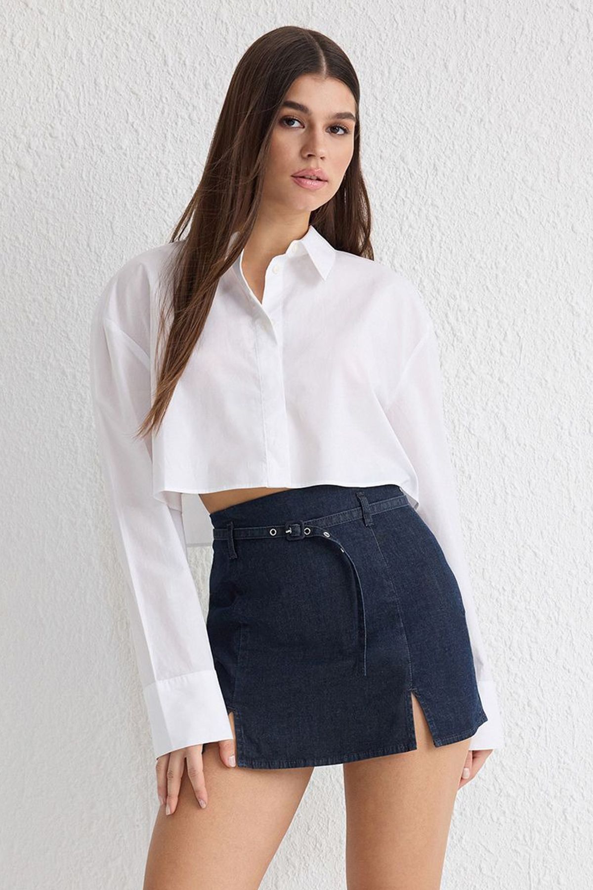 Trendyol Collection Granatowa Spódnica Dżinsowa Z Wysokim Stanem I Paskiem Z Rozcięciem Twoss25sr00003 Kobieta - 42