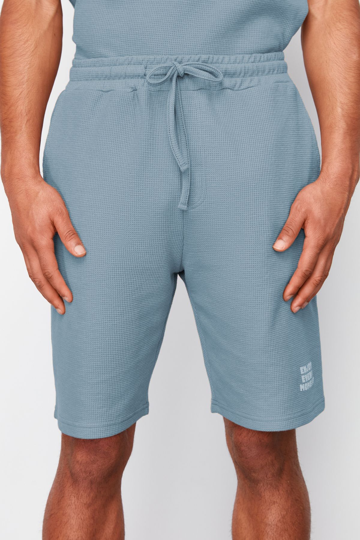 Kolekcia Trendyol-Modré pyžamové šortky Regular Fit Waffle Shorts TMNSS23PT00032 5