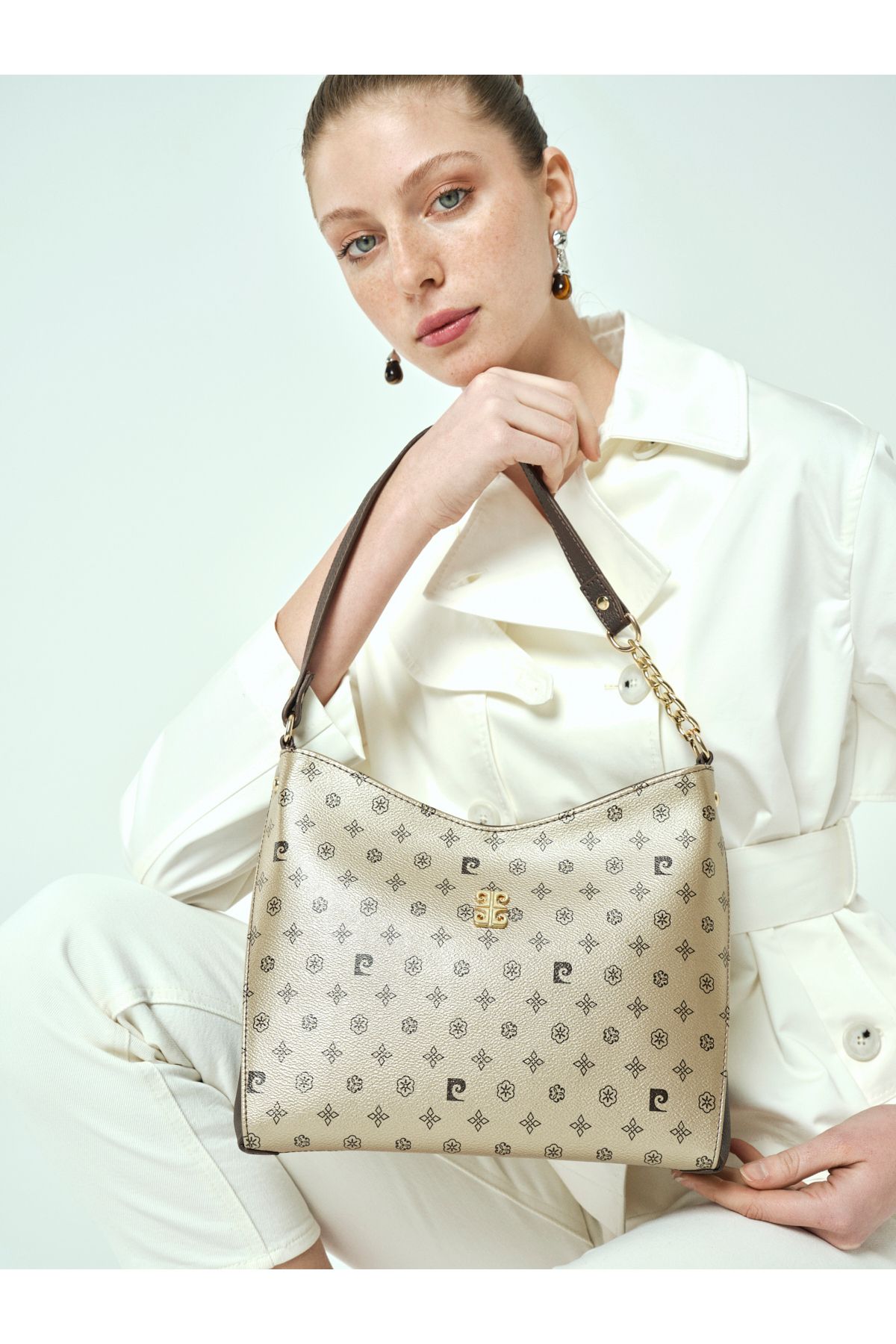 Pierre Cardin-Dámska taška cez rameno so zlatým monogramom 05PO25Y2068 2