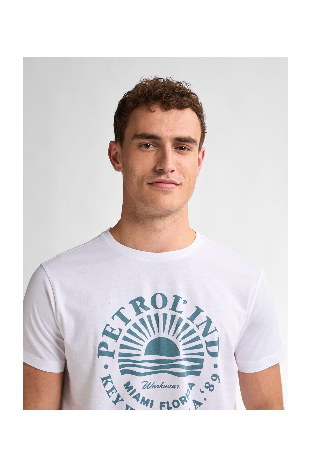 Petrol Industries-Klassisch gestaltetes Herren-T-Shirt 7