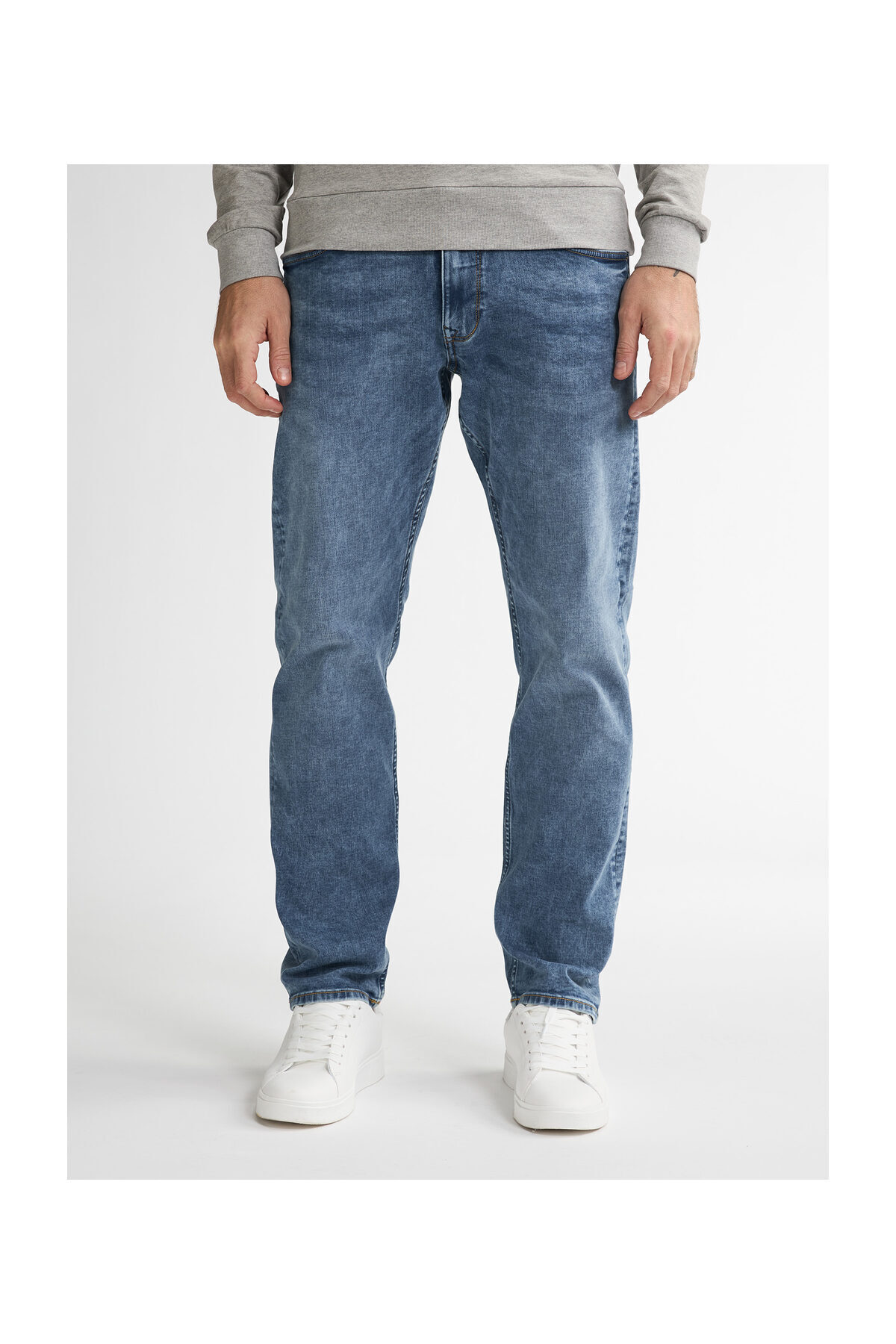 complete the look image
