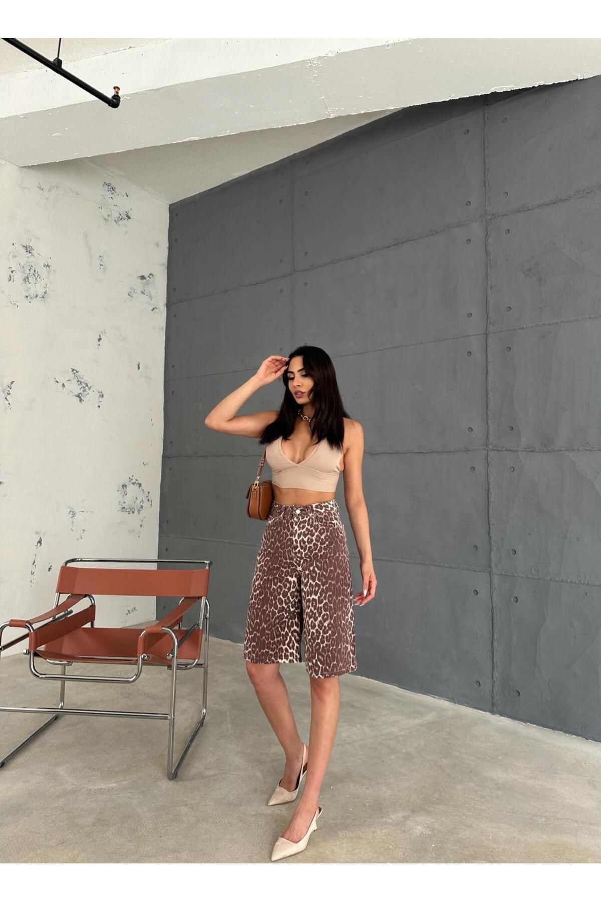 Zeo Basic-Leopard Print Long Shorts 6