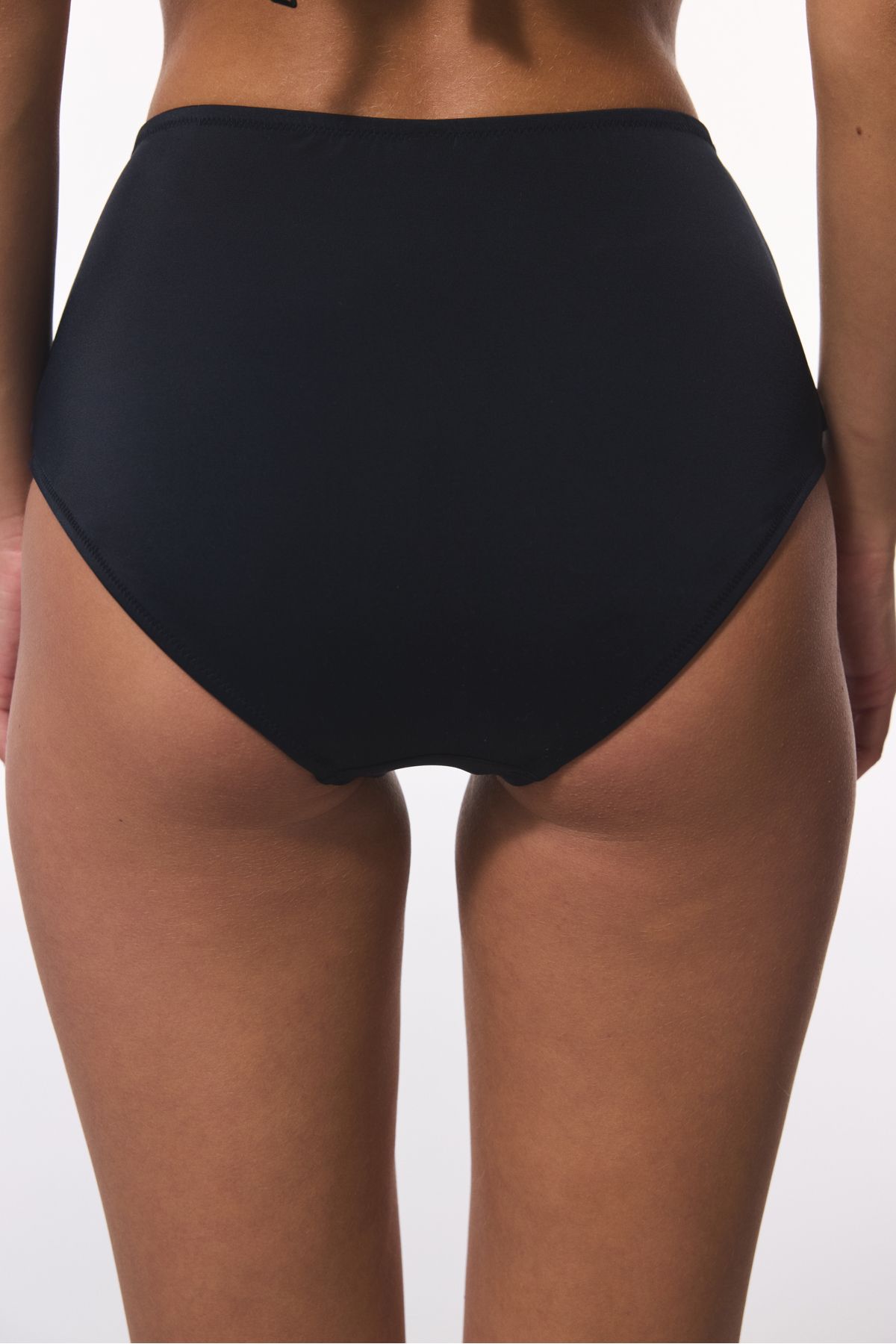 Penti-Nowe czarne bikini z falbankami 2