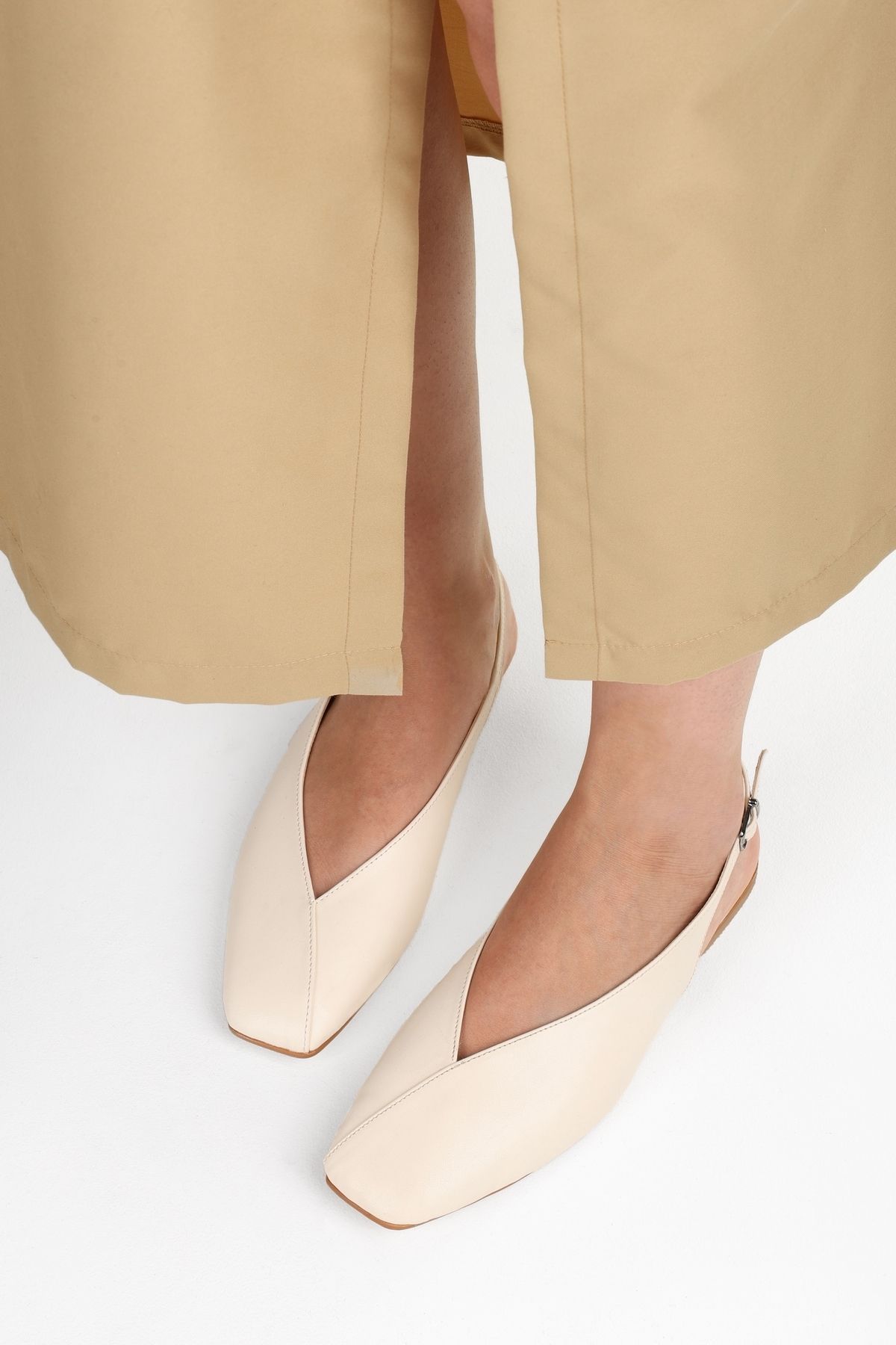Shoeberry Damskie Baleriny Noya Ecru Skin Kobieta - 36