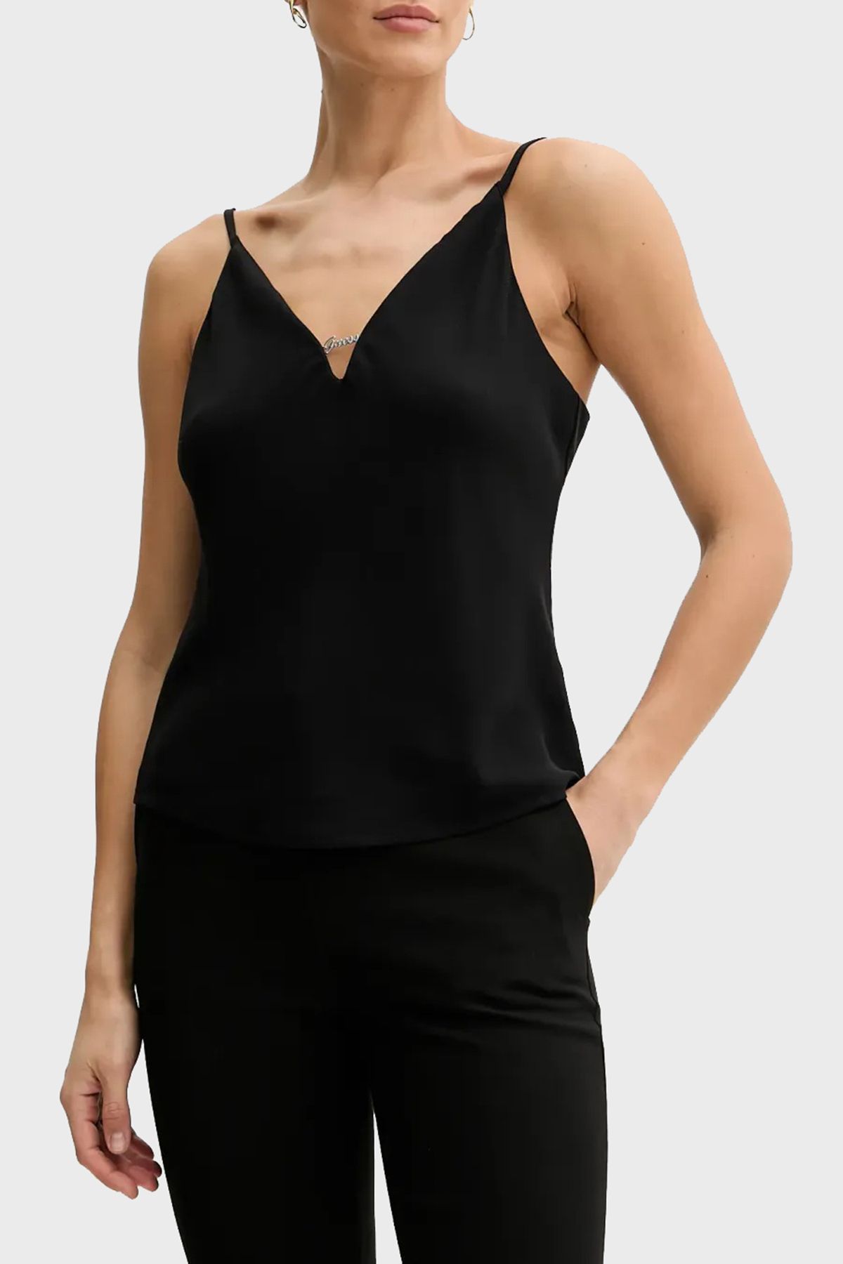 Guess Caroline Regular Fit V Yaka Logolu Top W5GH58WGLD2 TOP W5GH58 WGLD2 JBLK