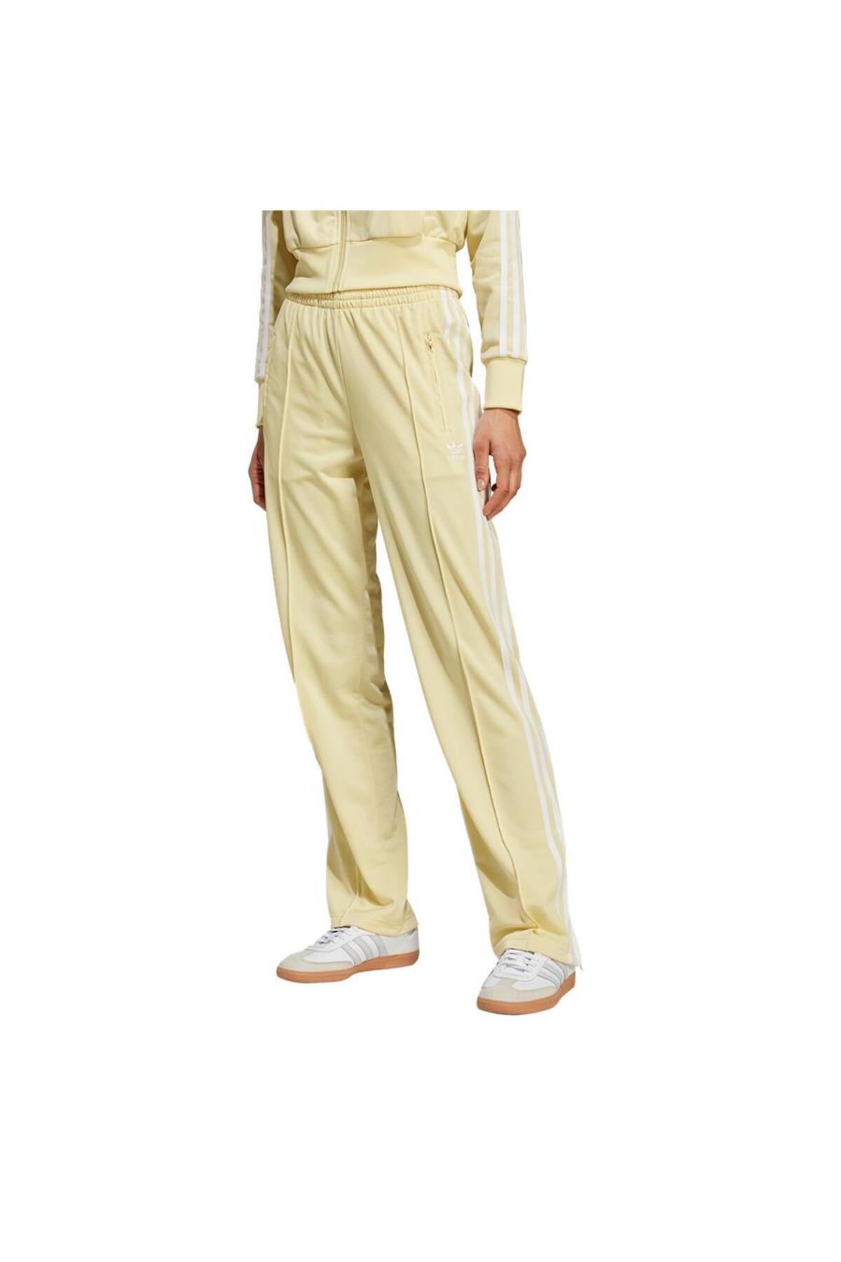 complete the look image