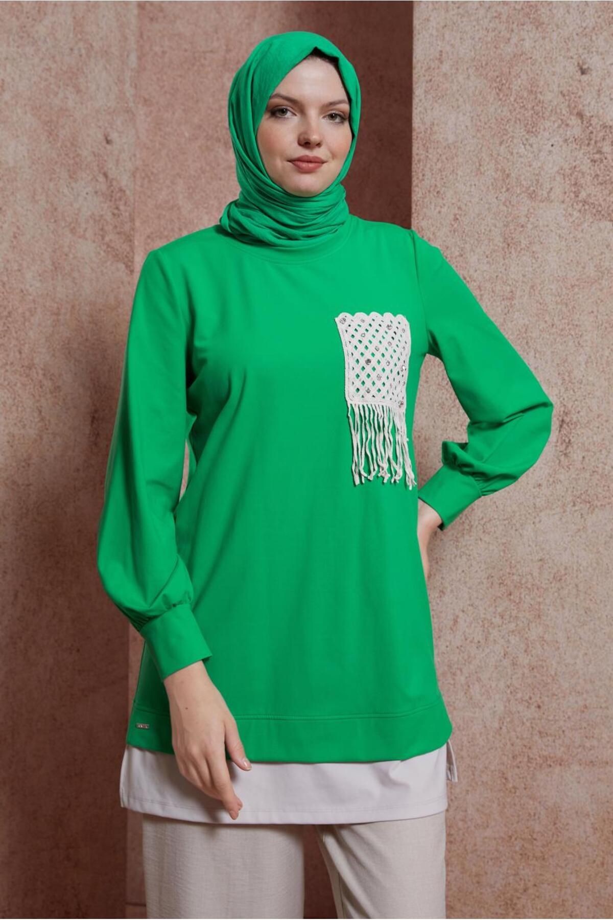 تونیک ورزشی منگوله ای با جزئیات 44559 Alvina