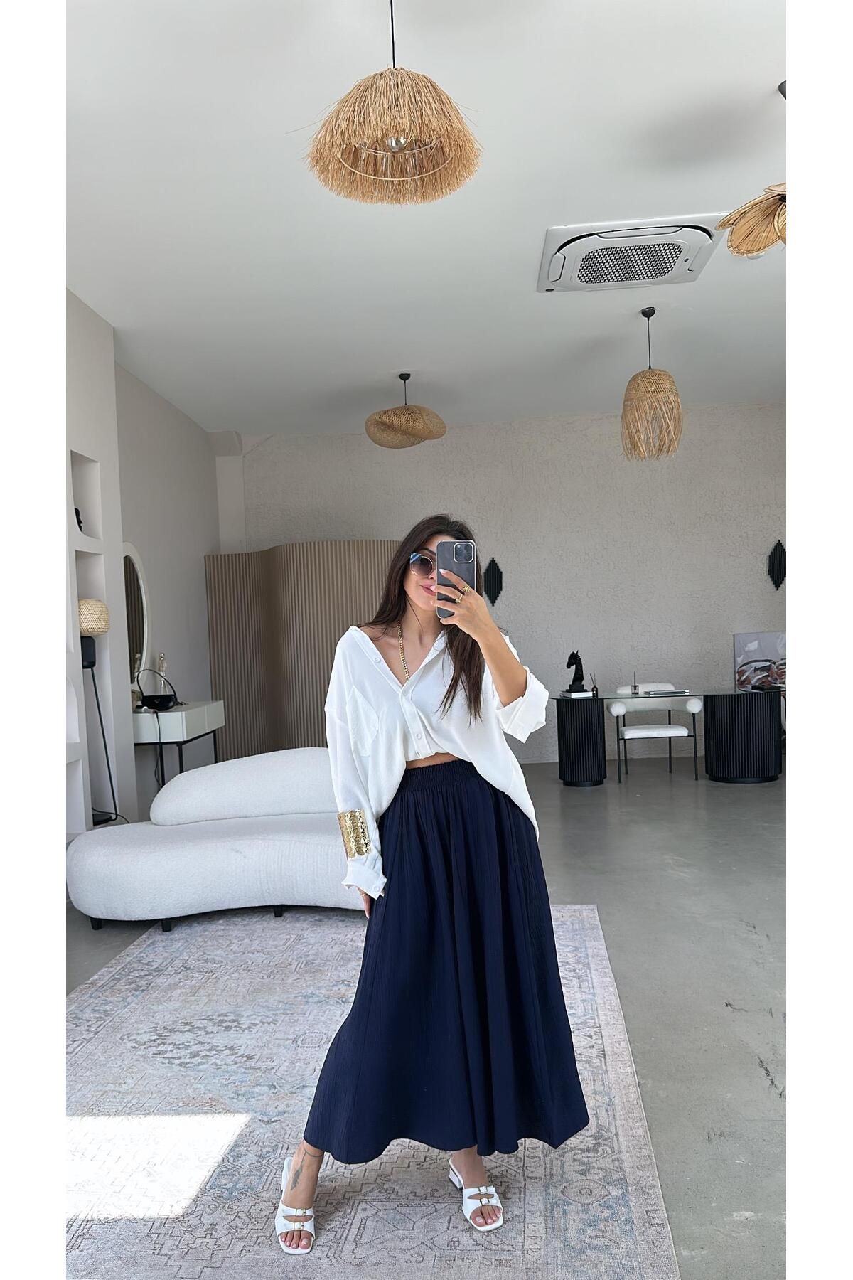 Buket Teke-Navy Blue Midi Strawberry Skirt 2