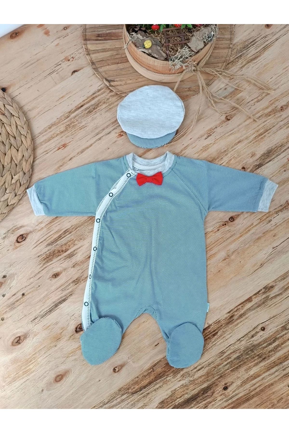 Beruflic 0-3 3-6 Ay Papyonlu Çizgi Desen Çıtçıt Kapama Kasketli Erkek Bebek Tulumu Lacivert