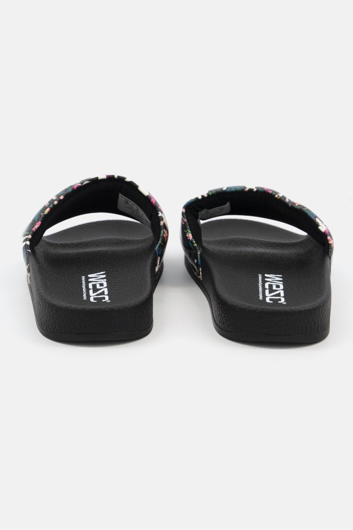 Wesc-Men Slip On Slides Unicorn AOP Slipper, Black Combo 2