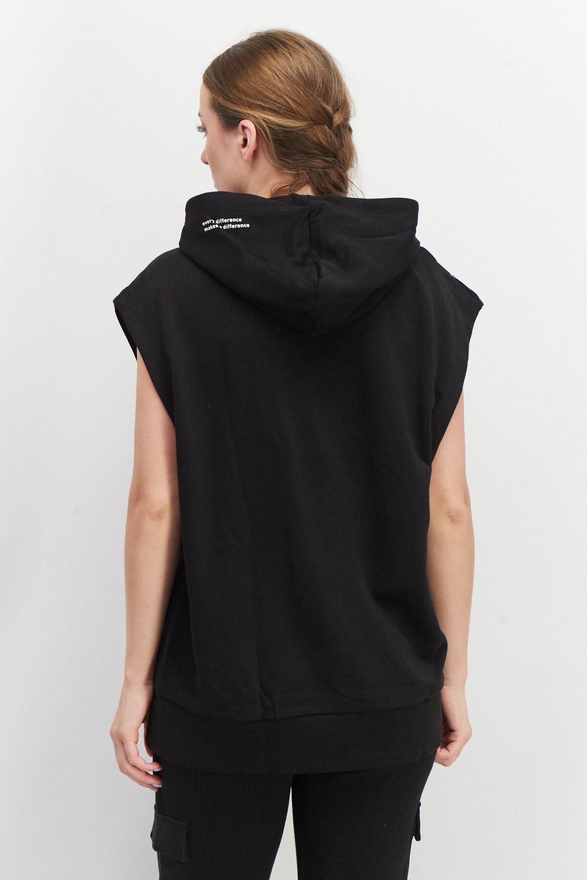 Puma-Women Sportswear Fit Convey Sleeveless Hoodie Sweatshirt, Black 4