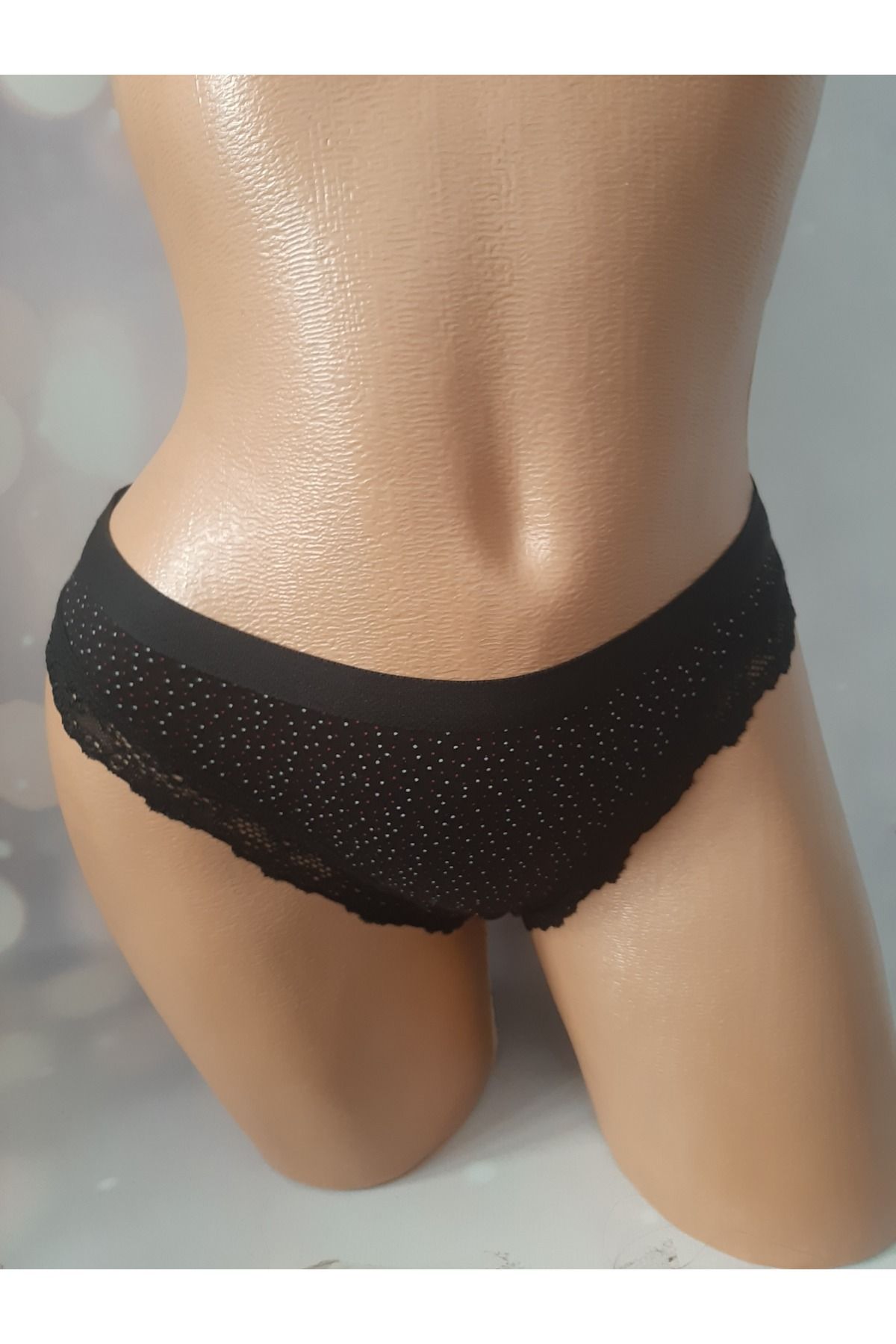 Butik Siyah puantiyeli kenarları dantel detaylı beli lastikli rahat kadın penye külot