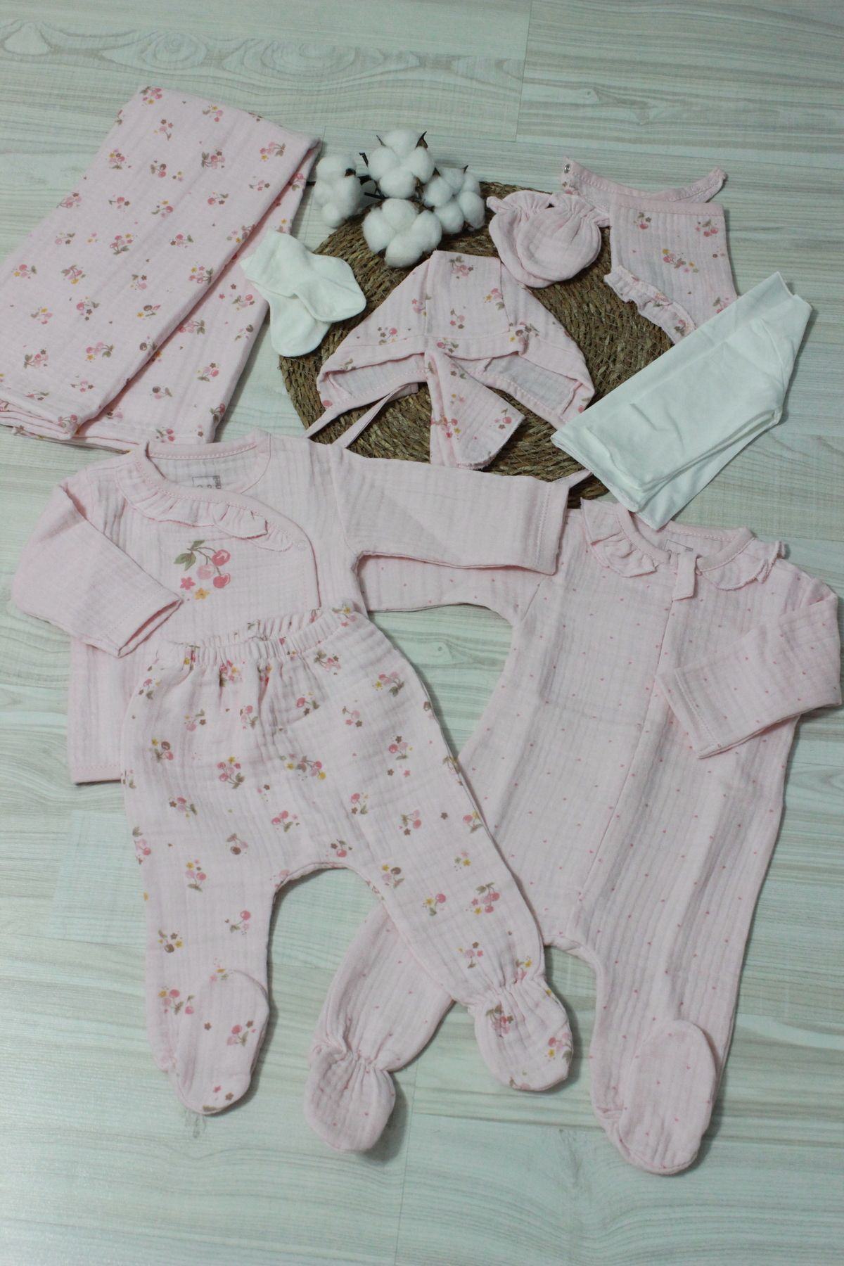 Caramell-Barbosa Caramell Baby Girl 10 Pieces Hospital Release Bodysuit Set Summer Season 4