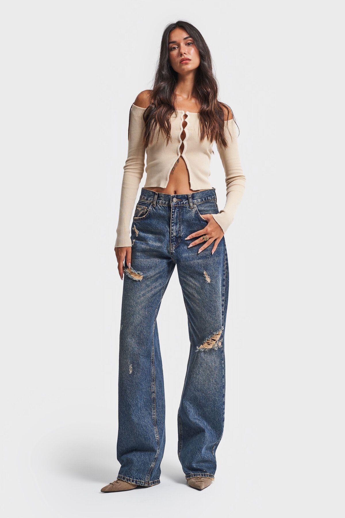 complete the look image