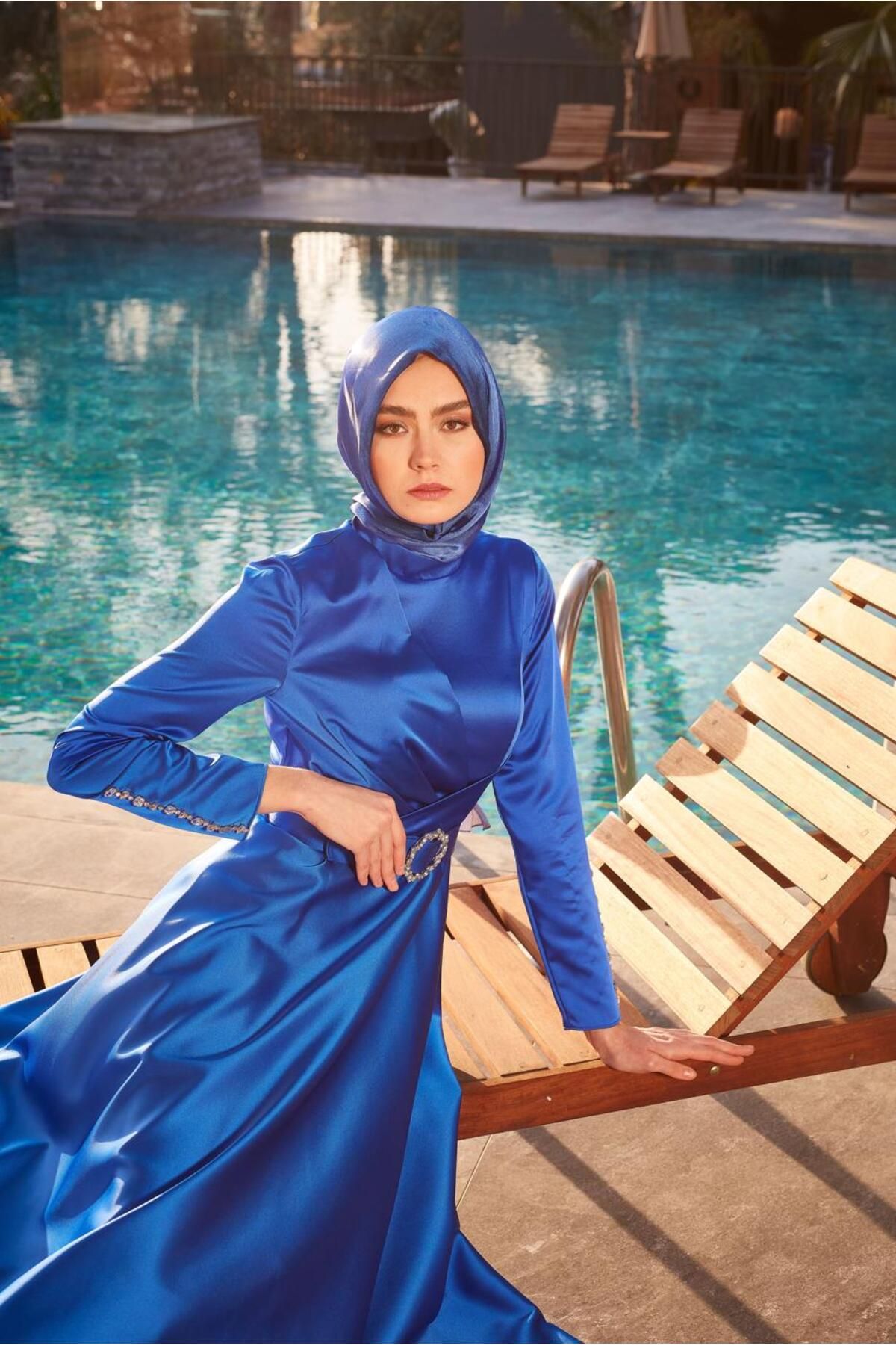 لباس مجلسی ساتن کمربند سنگ دوزی شده 50304 Alvina
