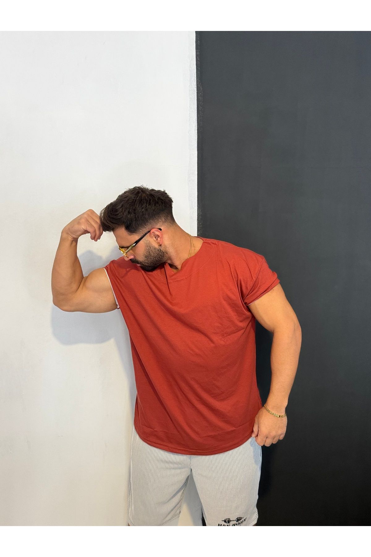 Bas Body FitnessWear Dar Kol Oversize %100 Pamuk Baskısız V Yaka Fitness Spor Tişört Günlük Kullanıma Uygun