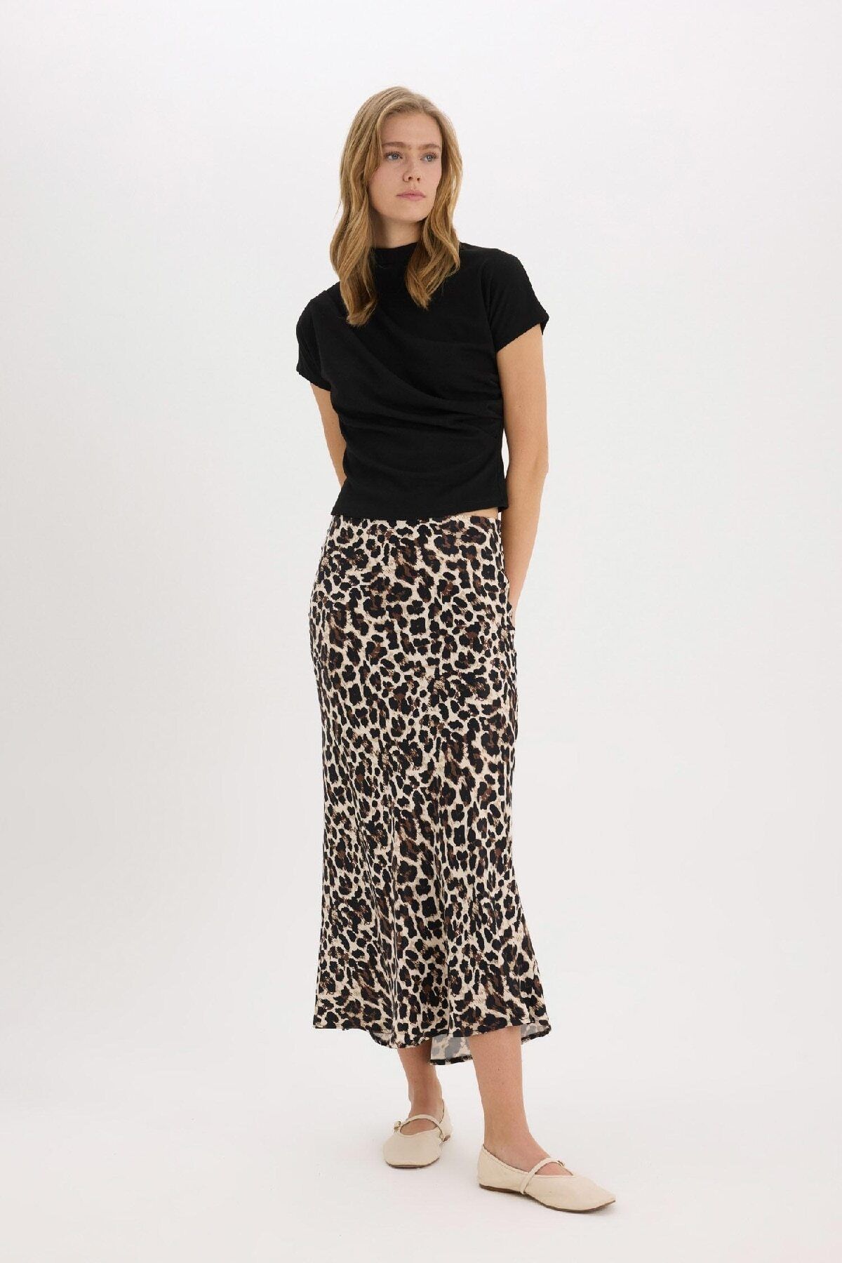 DeFacto-A-Line Regular Waist Leopard Print Satin Maxi Skirt D7648Ax25Sp 4