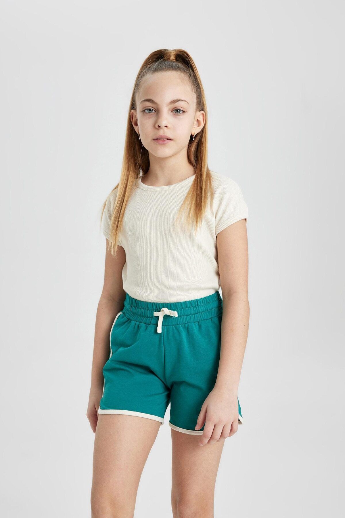 complete the look image