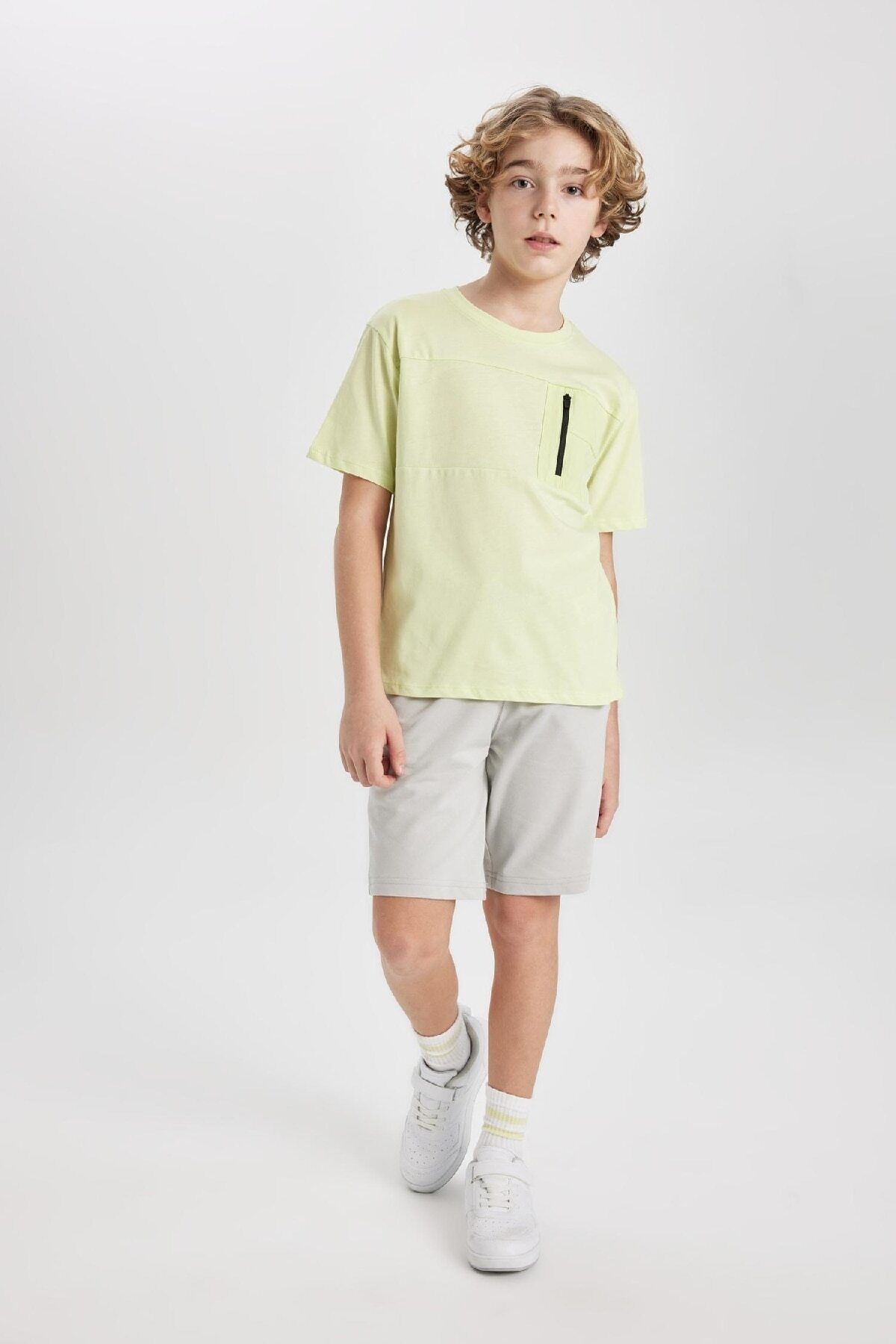 complete the look image