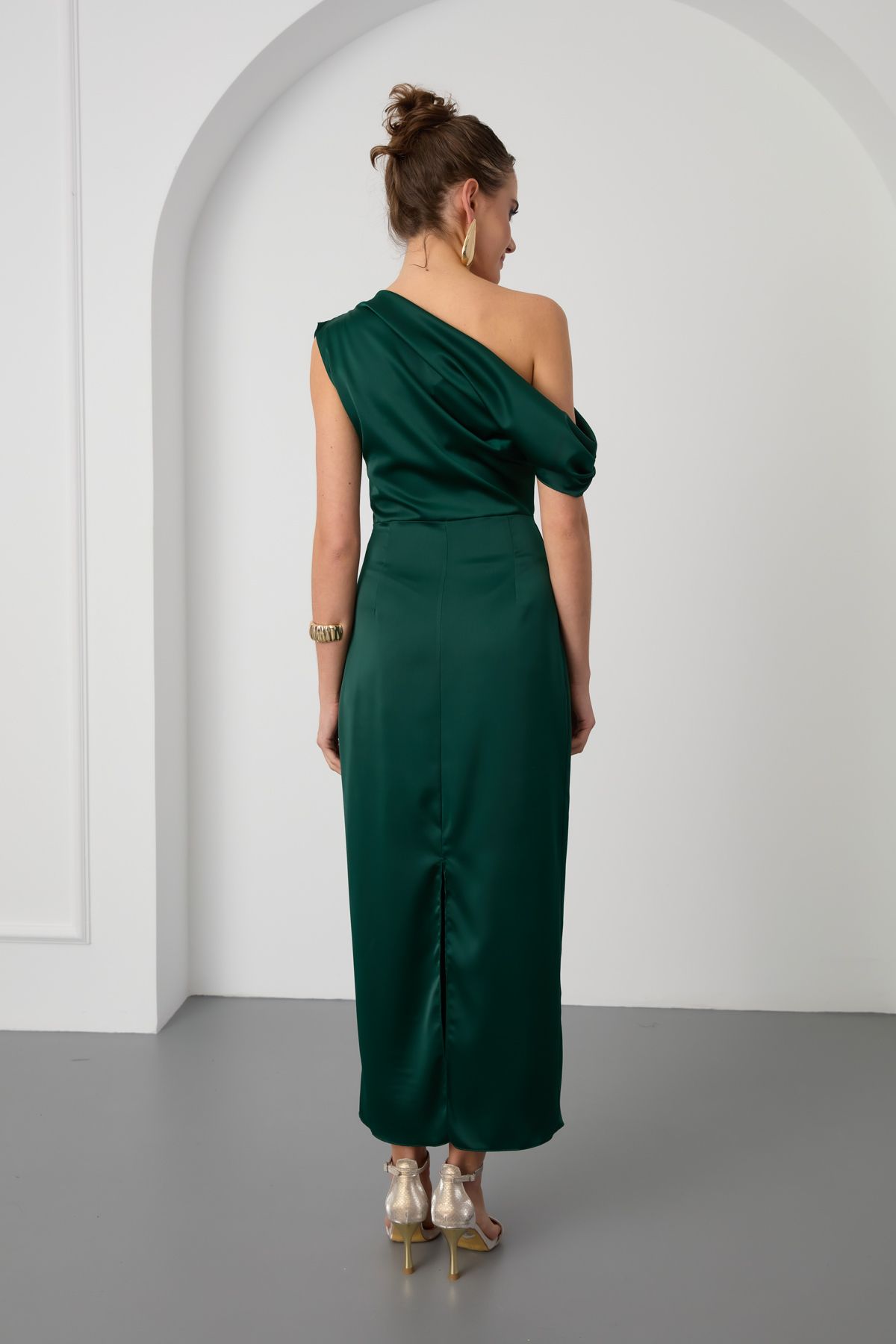 Lafaba-Women's Emerald Green Degaje Collar Slit Satin Midi Dress 5