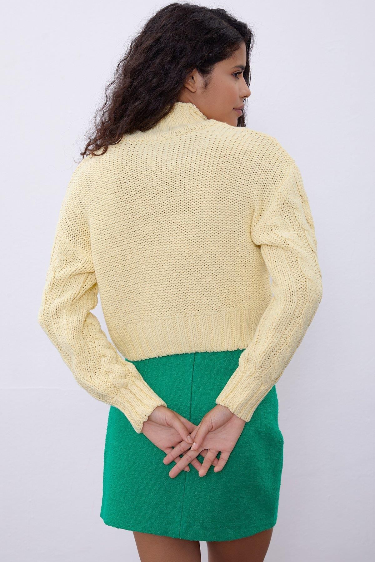 SHERIN-Yellow Knitted Patterned Short Sweater 4