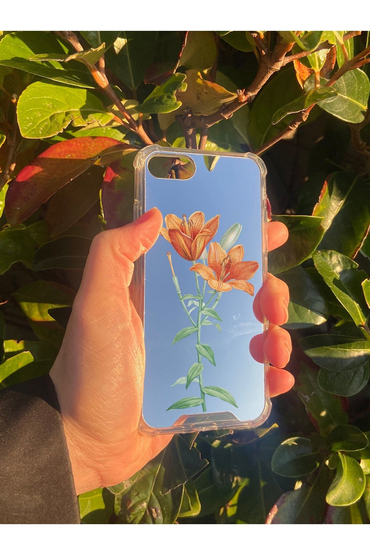 blueb İphone SE Uyumlu Aynalı Turuncu Çiçek Desenli Darbe Kamera Korumalı Silikon Telefon Kılıfı