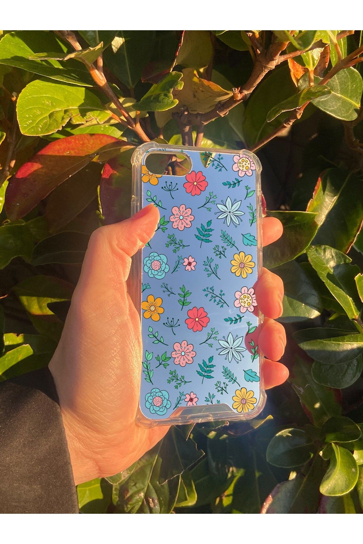 blueb İphone SE Uyumlu Aynalı Renkli Çiçek Desenli Darbe Kamera Korumalı Silikon Telefon Kılıfı