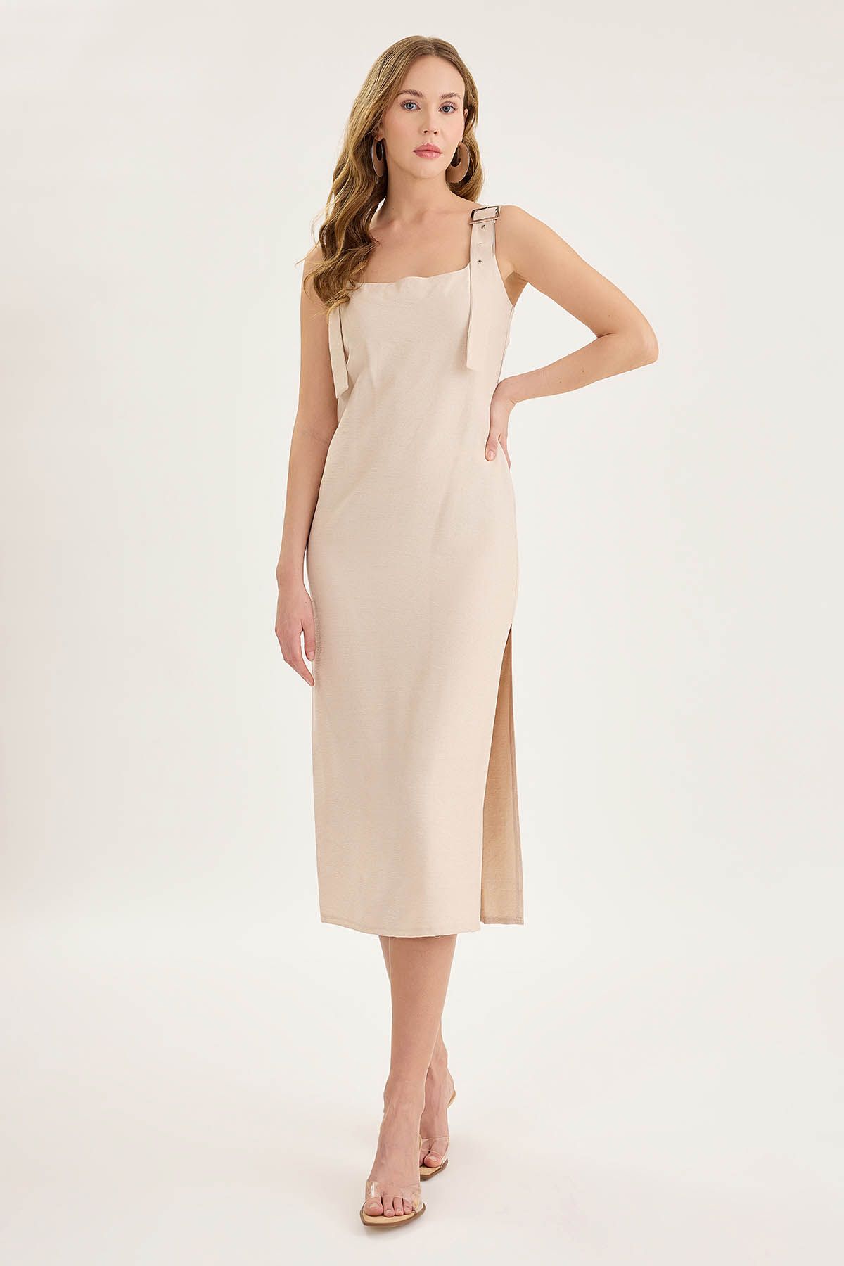 Vitrin-Adjustable Strap Zero Sleeve Square Neck Dress 1