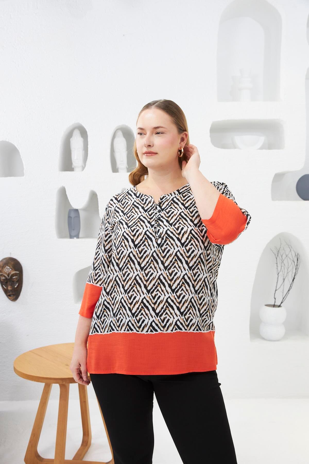 RMG-Geometric Shape Oversized Blouse White 1