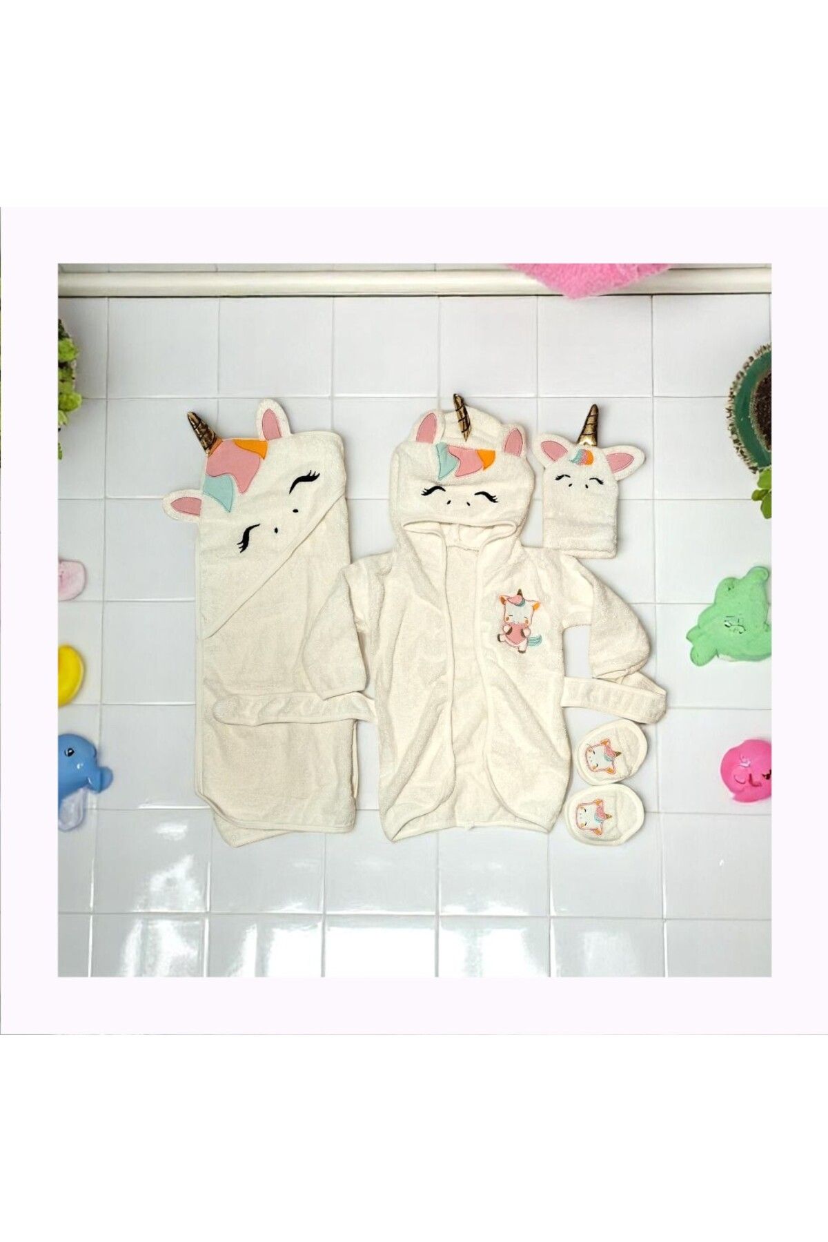 MİLAYS LİFE HOME COLLECTİON UNİCORN FİGÜRLÜ BORNOZ SETİ %100 PAMUKTAN. 4 PARÇA 0-3 YAŞ
