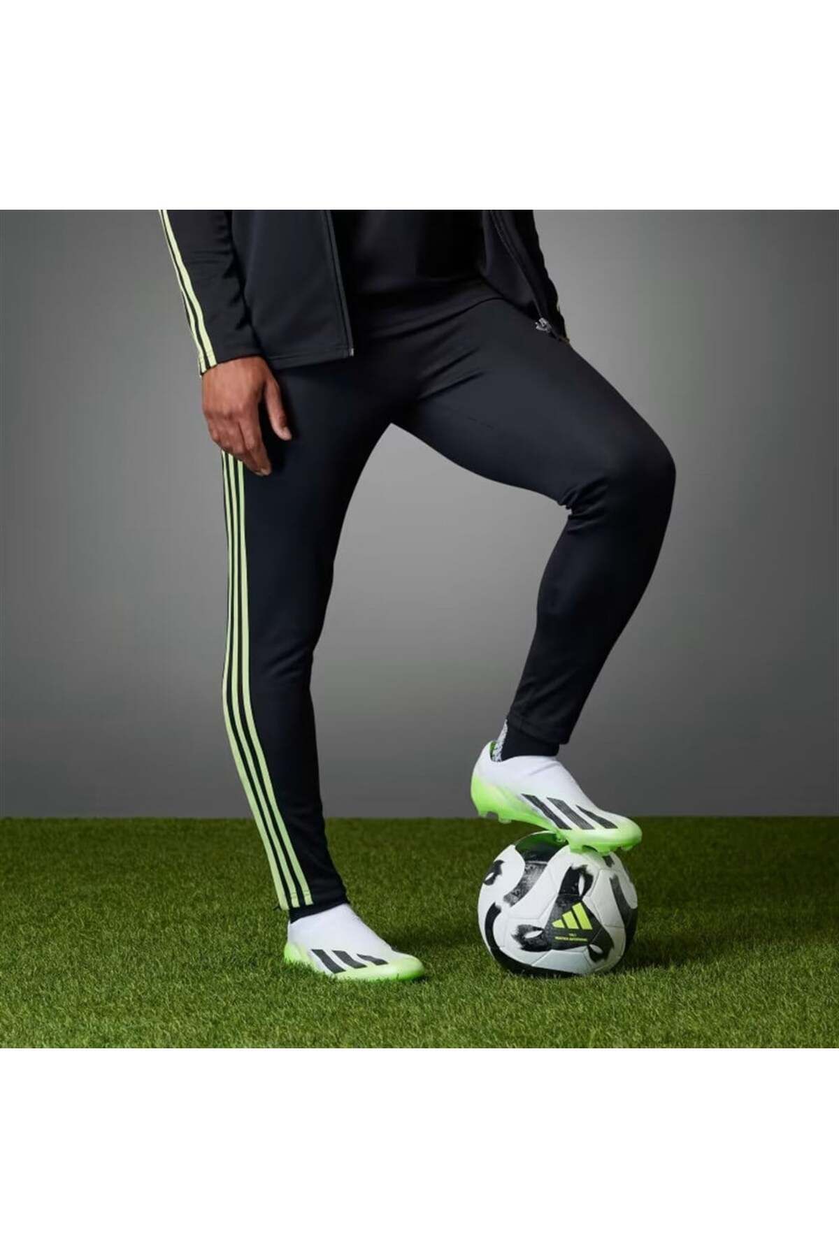 کرمپون سفید مردانه X Crazy.1 ll fg Flast Grass Crampon کفش حرفه ای فوتبال adidas