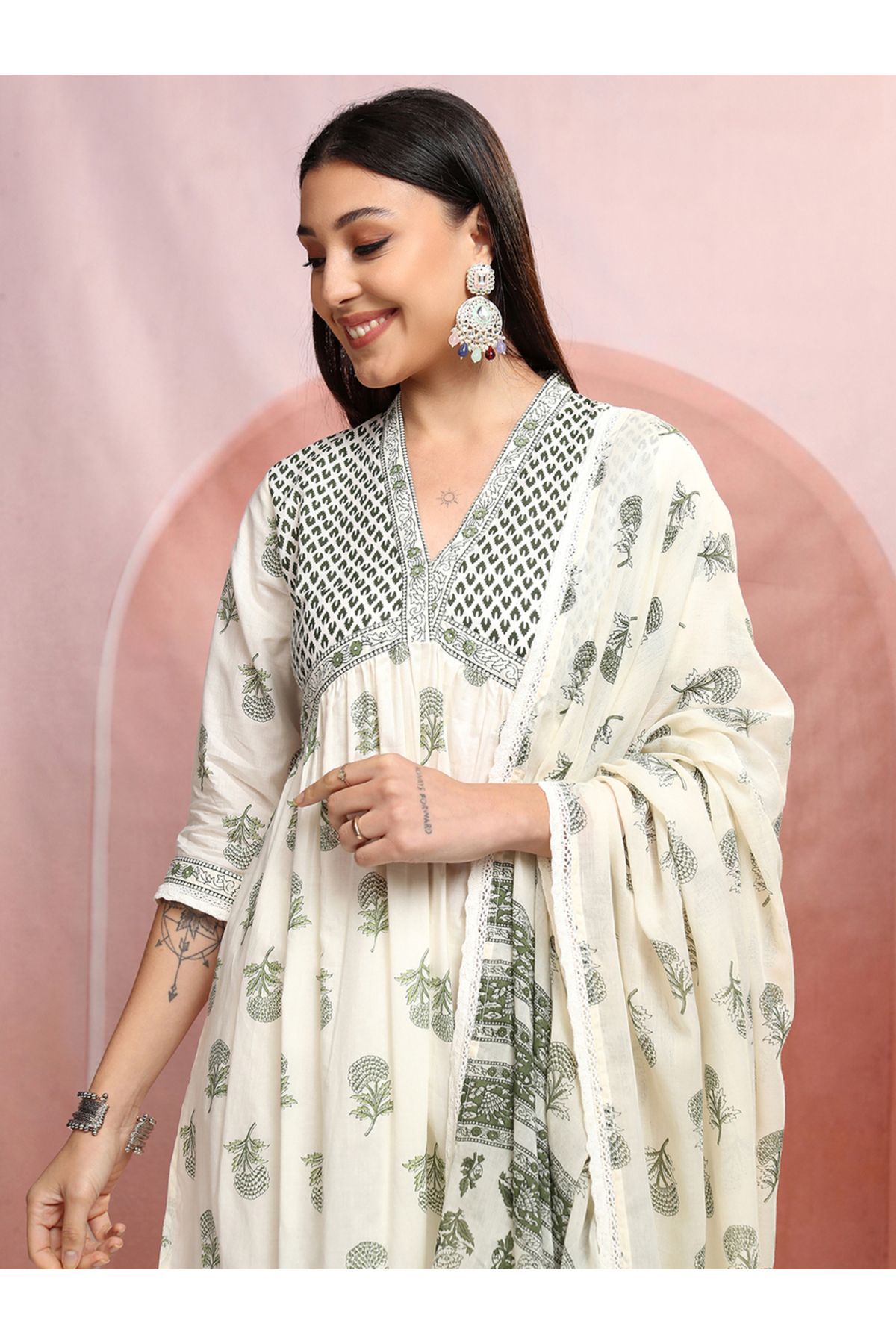 Vishudh By Styli-Women White Floral Printed V-Neck Cotton Kurta Set 2