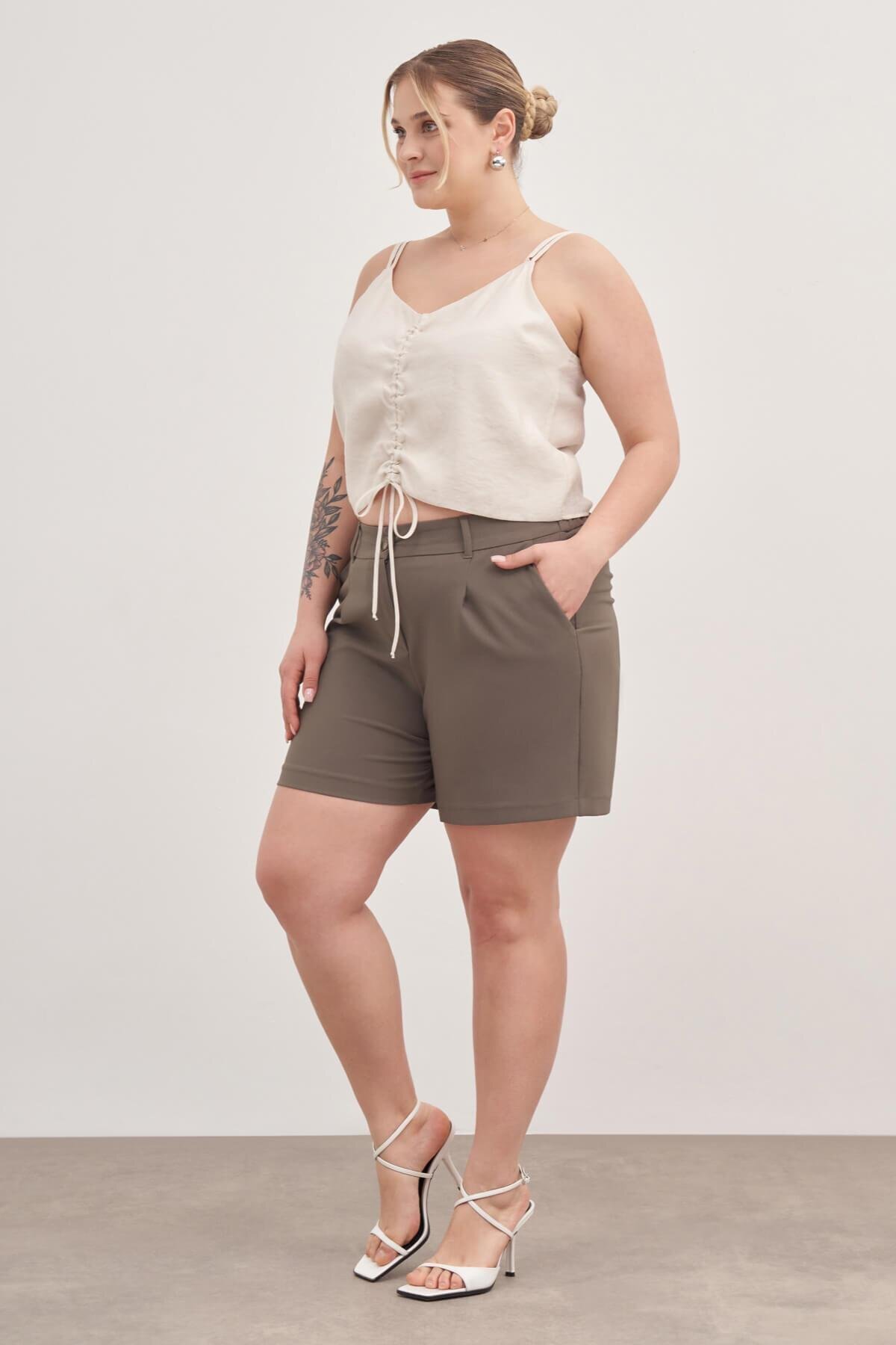 MYLİNE-Pleated Pocket Shorts 3