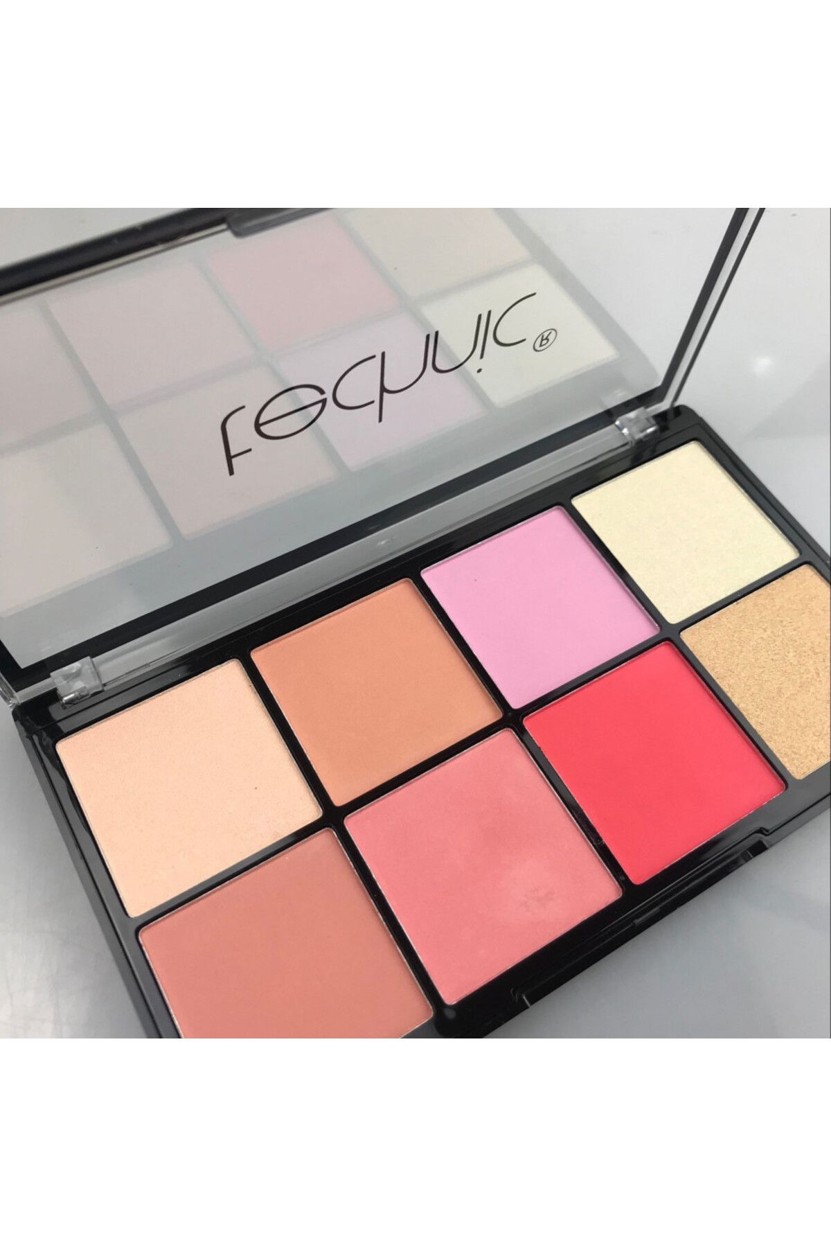 TECHNIC-Paleta obrazu s iluminátorem Technic Tropical Paradise Blush Highlight Palette 3