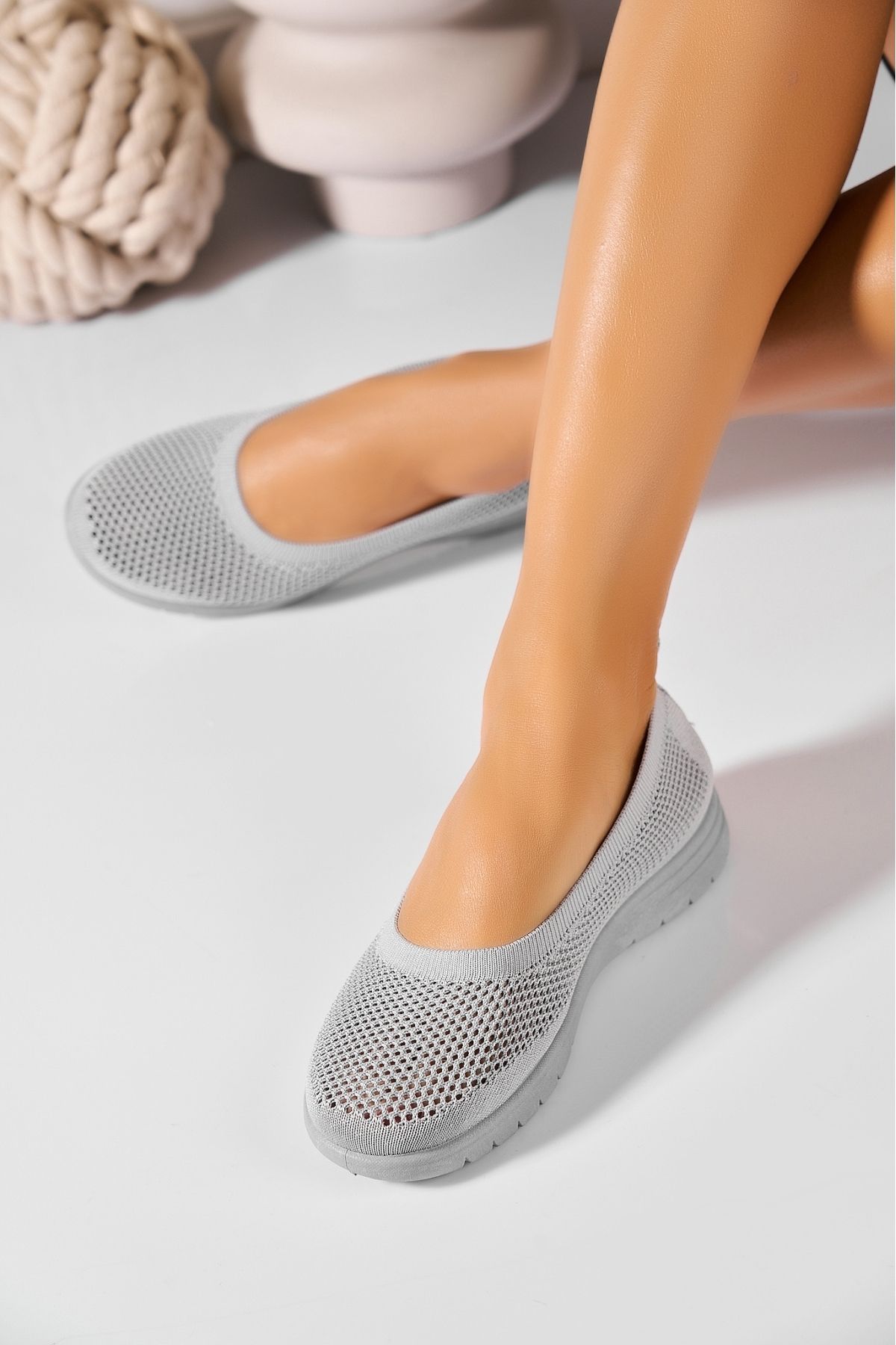 Joana-Women's casual shoes in grey fabric Darya 3