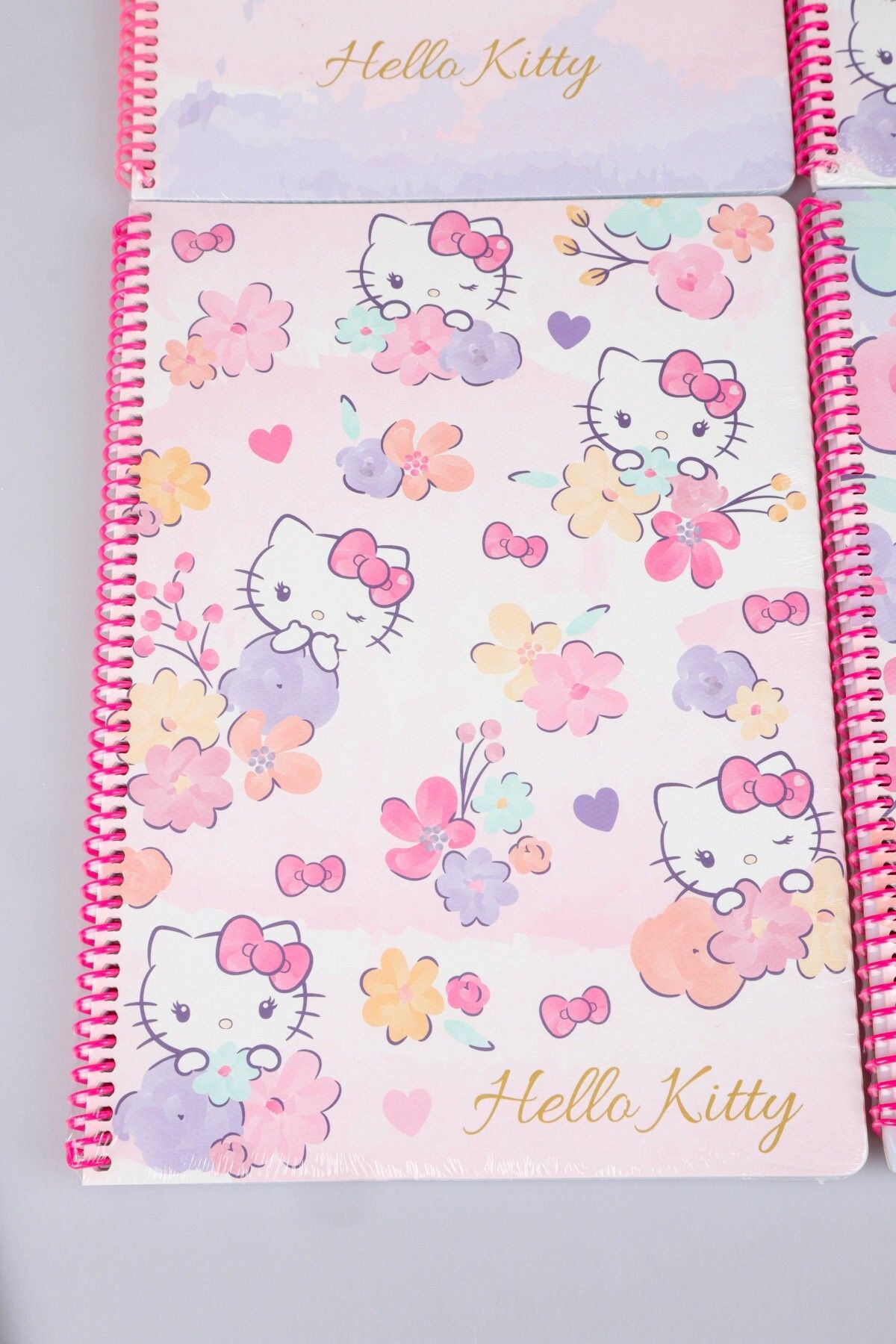 Hello Kitty-طقم مدرسي مرخص هالو كيتي مقاس A4 4 قطع (2 مربع و2 مسطرة) 4