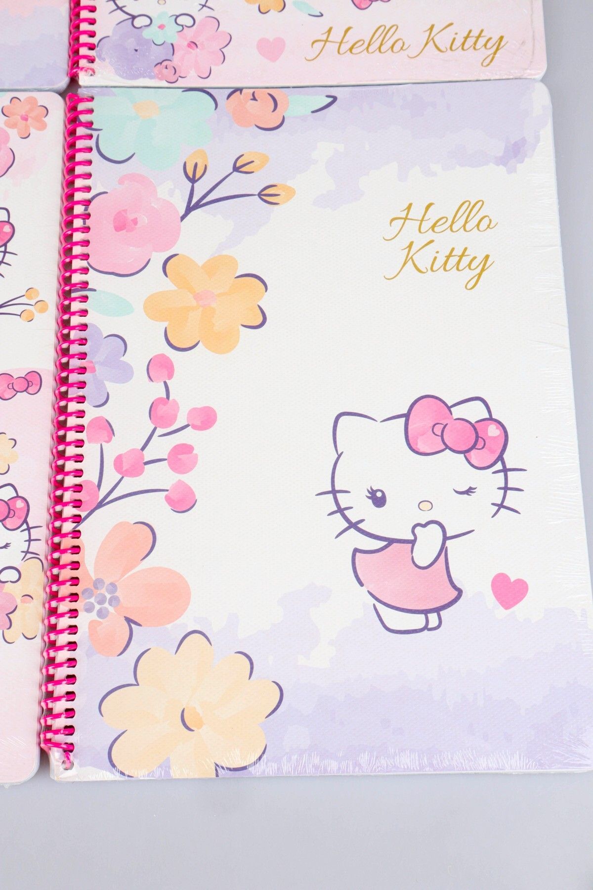 Hello Kitty-طقم مدرسي مرخص هالو كيتي مقاس A4 4 قطع (2 مربع و2 مسطرة) 5