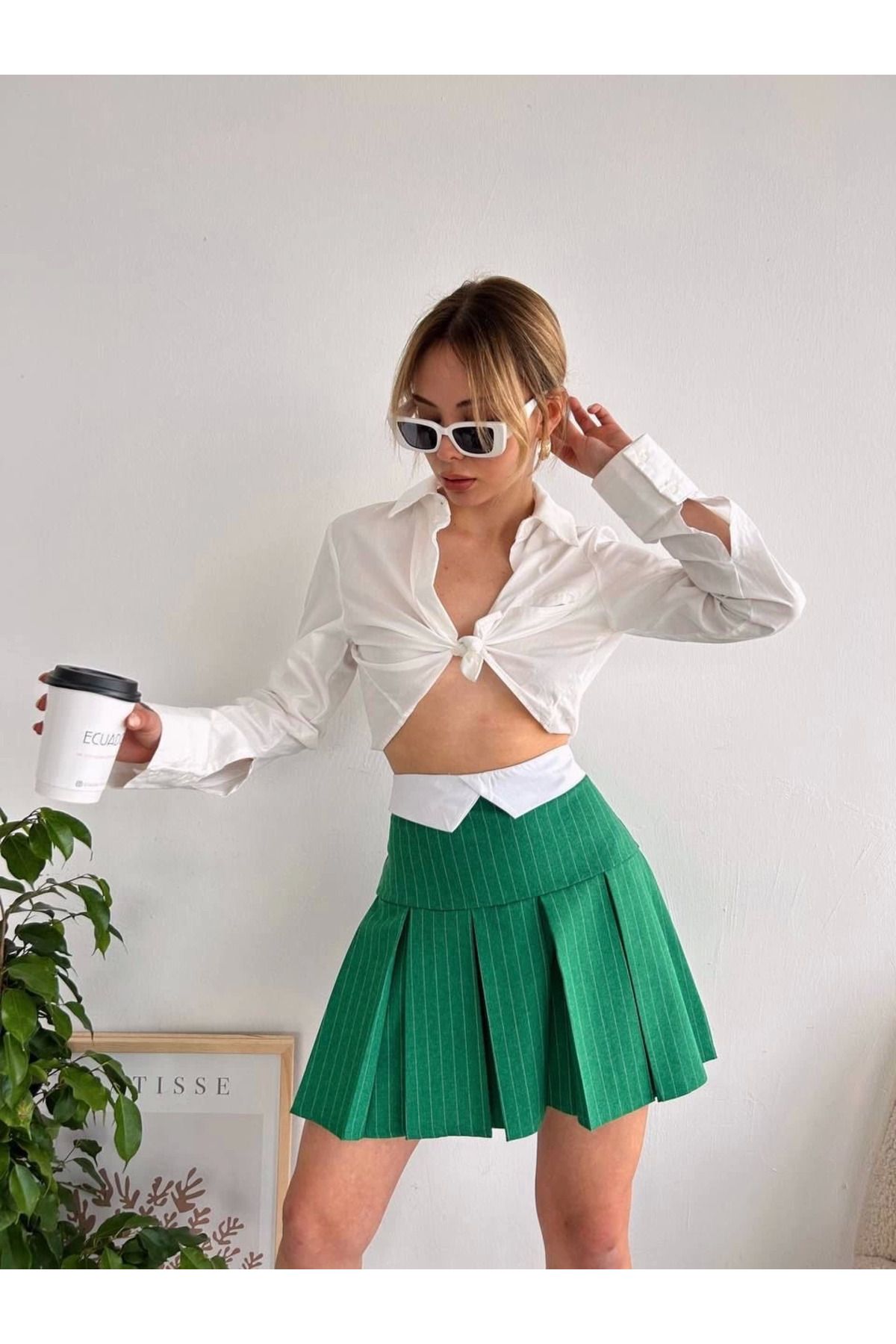 İntive Lingerie Yeşil Çizgili Pileli Beli Gömlek Yaka Detaylı Tasarım Modern Mini Diz Üstü Etek