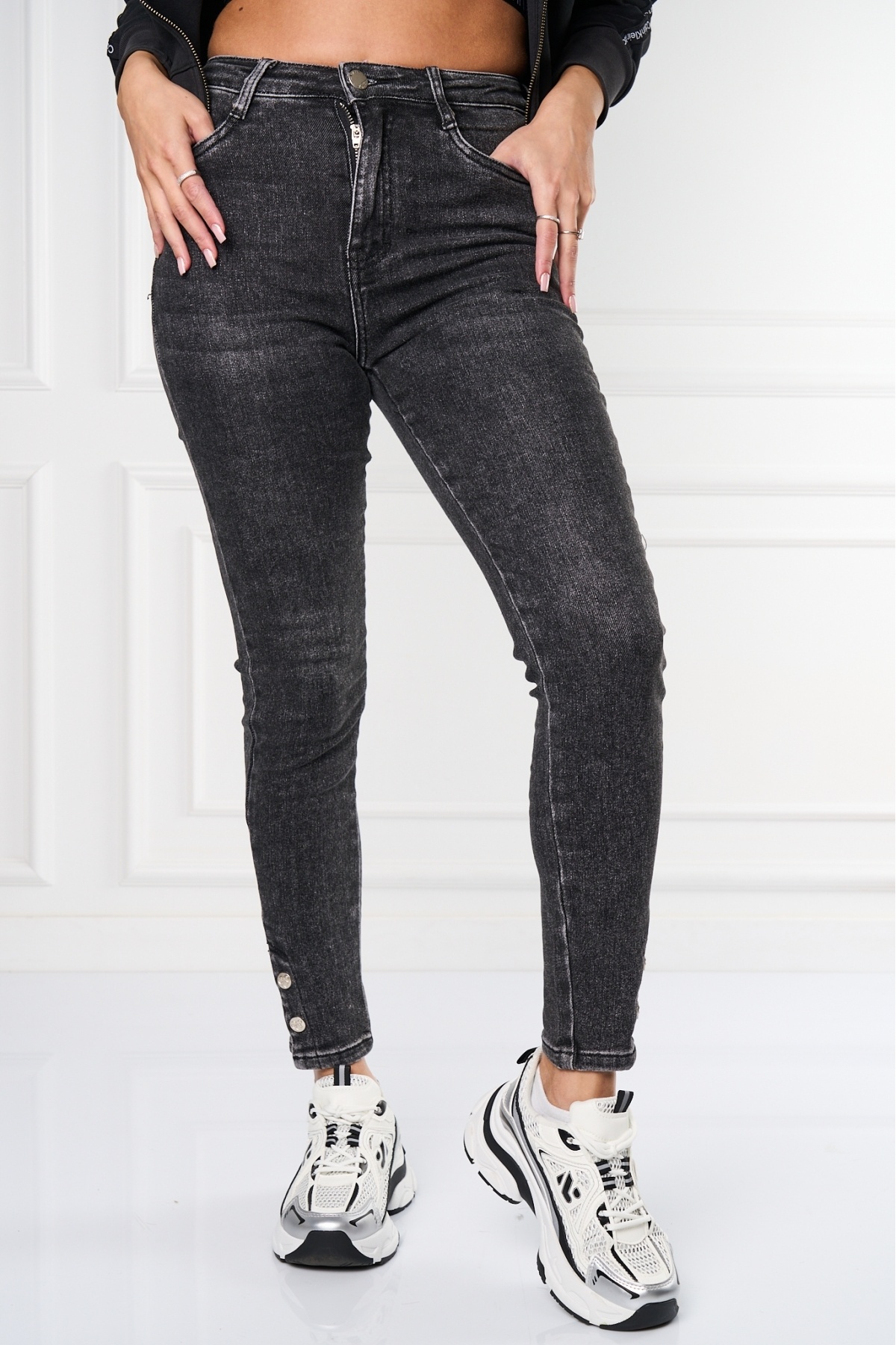 Joana-Azalya Women's Skinny Fit Black Jeans 1